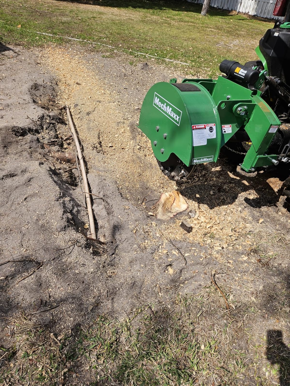 MechMaxx Heavy Duty 3-Point PTO Powered Stump Root Grinder For 15-45HP Tractors With 34 Carbide Teeth, 6'' Cutting Depth, 24'' Flywheel Diameter, Model SG24 Orange customer photo 2