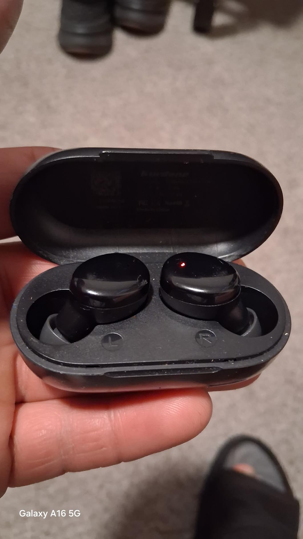 kurdene Wireless Earbuds Bluetooth 5.3 in Ear Buds Light Weight Headphones,Deep Bass Sound,Built in Mics Headset,Clear Calls Earphones for Sports Workout customer photo 2