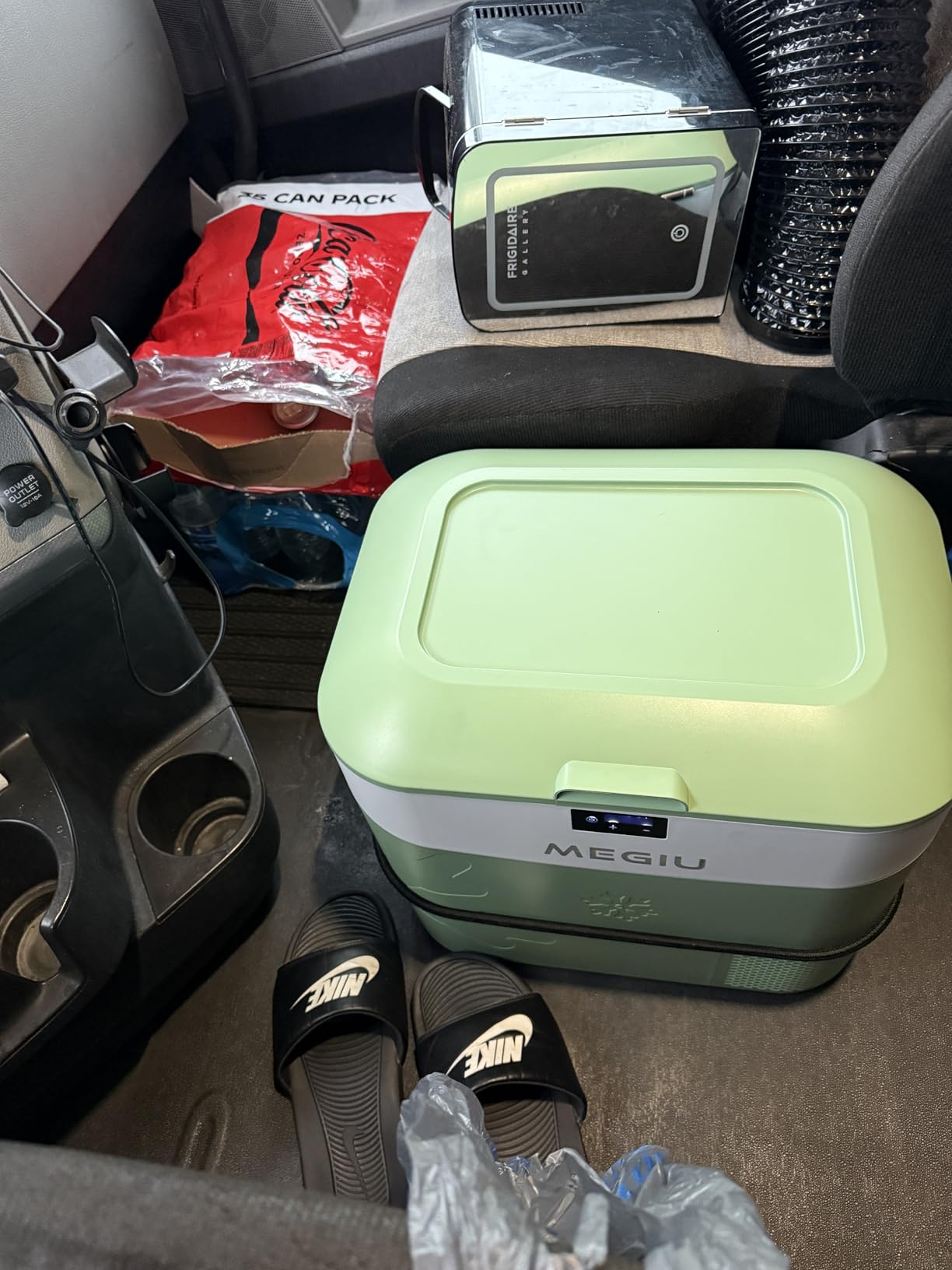 Megiu Car Fridge Portable 12 Volt Refrigerator 23 Quart (22 Liter) Freezer Compressor Cooler 12V/24V DC 110～240 V AC for Outdoor, Camping, Travel, Home Use -18℃~+15℃ (Green) customer photo 1