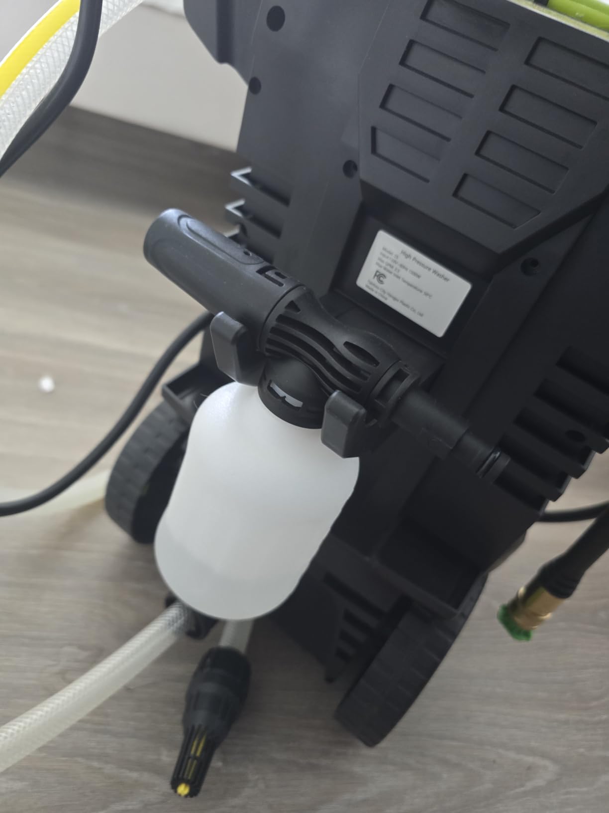 Pressure Washer, Portable Power Washer, 4 Quick Connect Nozzles, High Pressure Cleaning Machine for Car Fence Driveway Patio Washing and More customer photo 1