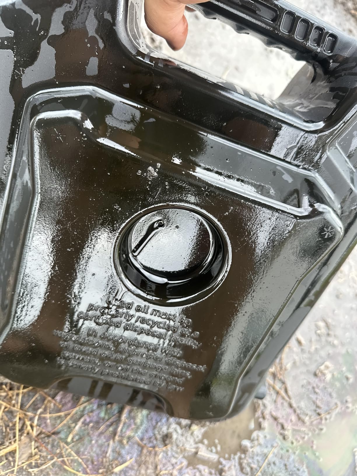 Performance Tool W4076 10-Quart Black Automotive Oil Drain Container customer photo 1