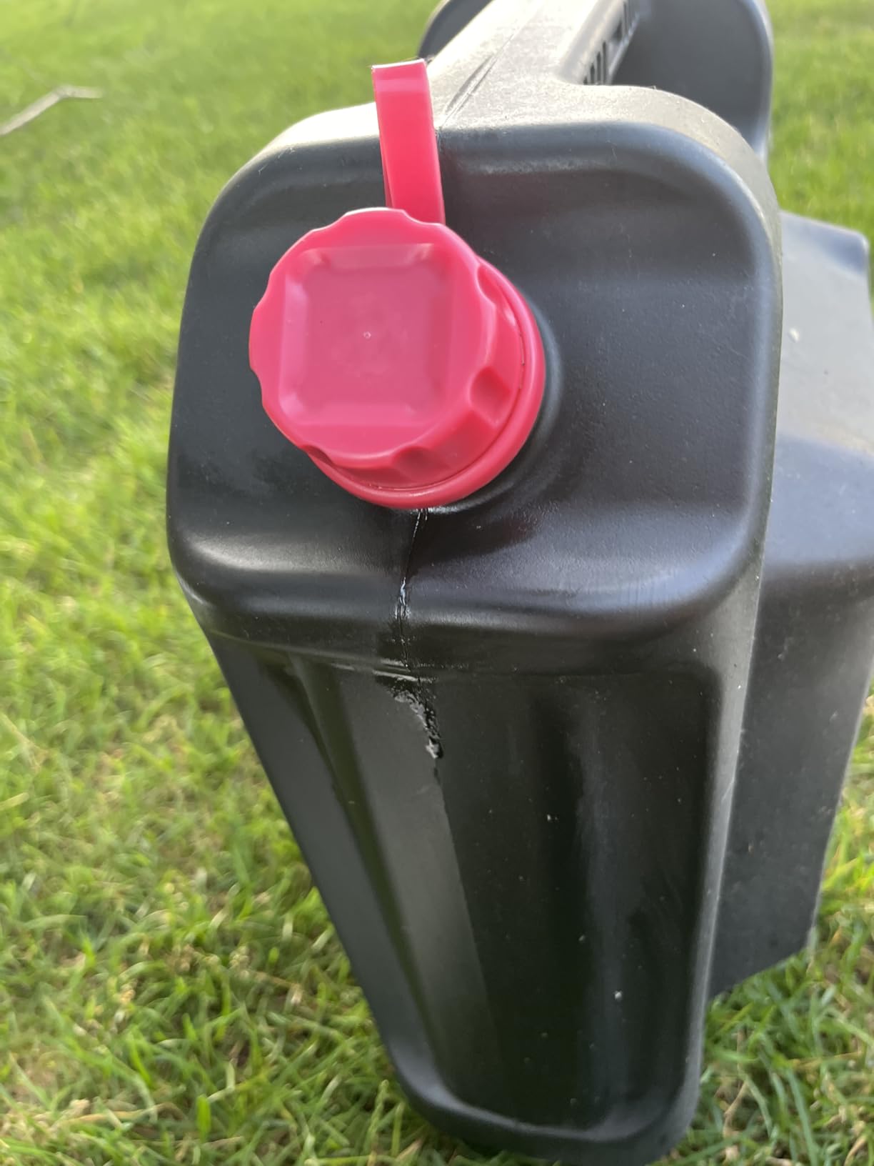 Performance Tool W4076 10-Quart Black Automotive Oil Drain Container customer photo 2