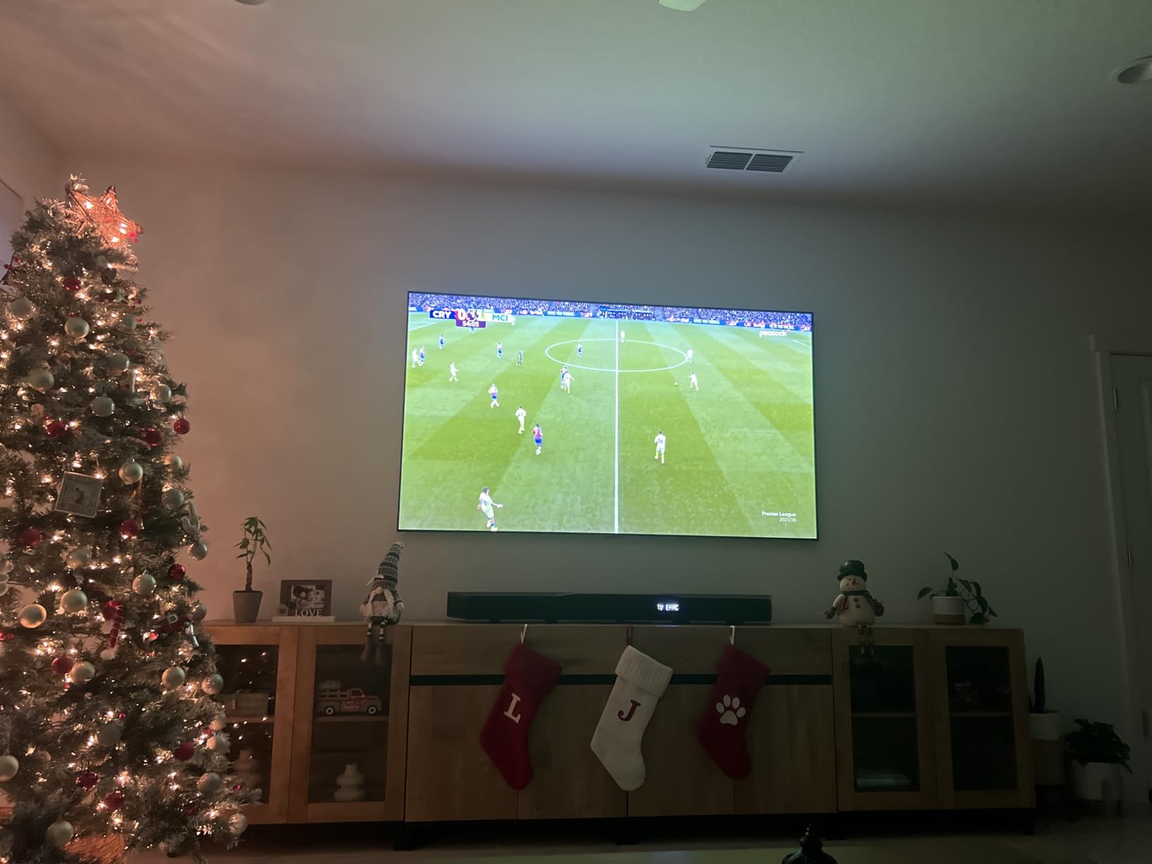 83-Inch Class OLED evo AI 4K G5 Series Smart TV w/Dolby Atmos, Dolby Vision, HDR10, AI Super Upscaling 4K, Filmmaker Mode, Wow Orchestra, Alexa Built-in (OLED83G5WUA, 2025) customer photo 2