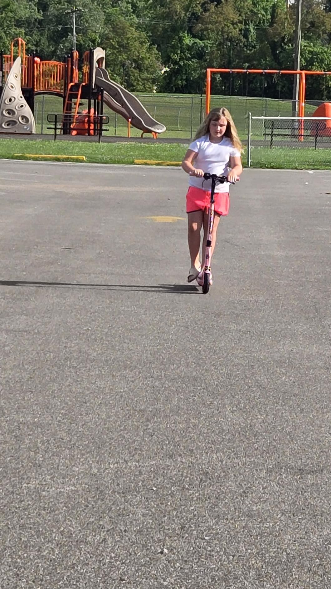 FanttikRide T9 Electric Scooter for Big Kids 6-14, 7/10/12 MPH, LED Battery Level, Height Adjustable and Foldable, Electric Scooter for Teenagers, Up to 40 mins customer photo 2
