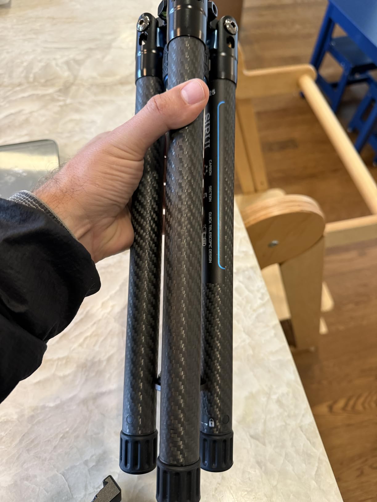 SIRUI Traveler X-III Carbon Fiber Tripod 60 inch, Ball Head, Arca Swiss QR | 2.1lbs Lightweight, 360 Degree Panoramic, Max Load 10kg, DSLR, Mirrorless Camera, Camcorder, Travel Photography customer photo 1