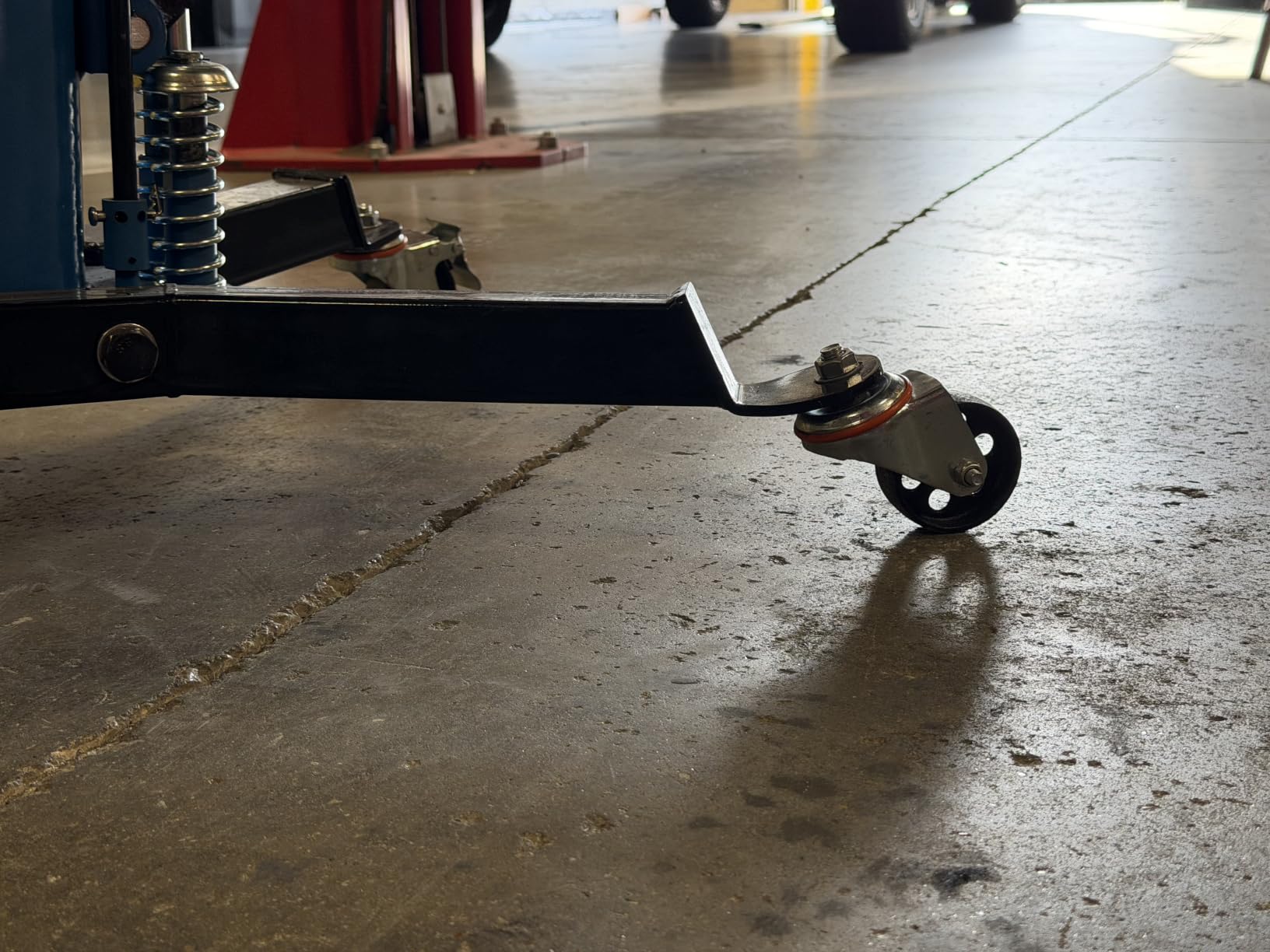 Dual Plunger Hydraulic Transmission Jack 1322 lbs Capacity, 33.5