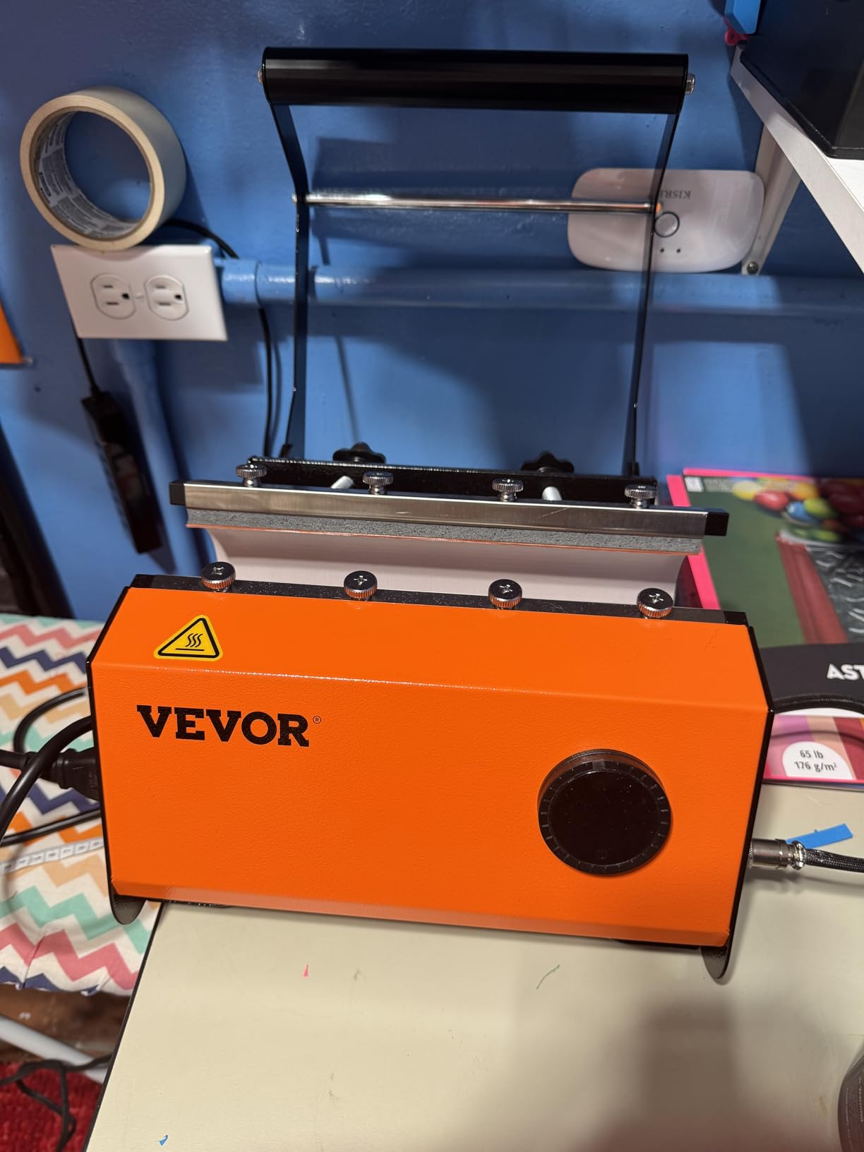 VEVOR Tumbler Heat Press Machine, 11-30oz Mug Press, Heat Up Fast and Even, Tumbler Press with Sublimation Paper, Tape and Gloves, Temp and Time Setting, for Sublimation Tumblers, Cups, Mugs, Black customer photo 1