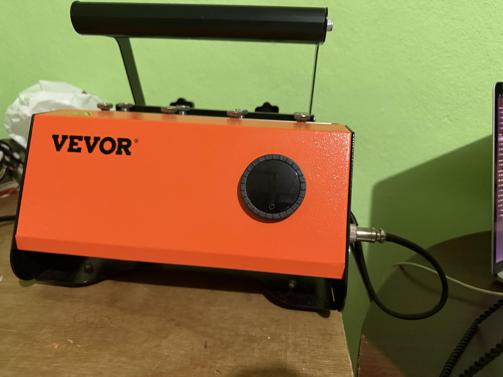 VEVOR Tumbler Heat Press Machine, 11-30oz Mug Press, Heat Up Fast and Even, Tumbler Press with Sublimation Paper, Tape and Gloves, Temp and Time Setting, for Sublimation Tumblers, Cups, Mugs, Green customer photo 1