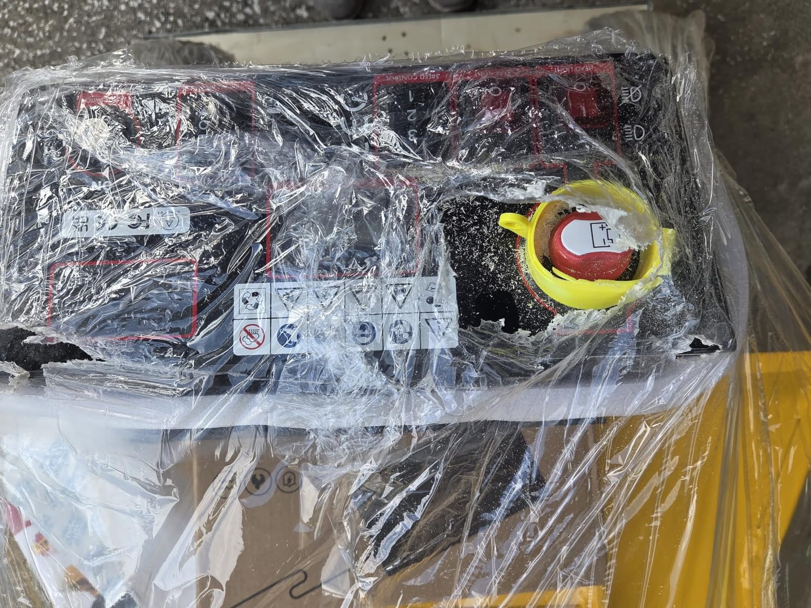 MechMaxx 1100Lb Loading 48V Battery Powered Wheel Barrow Electric Dumper Cart with 30W Light, Hydraulic Tipping, 1000W Brushless DC Motor, LED Display Screen, Model EH50 Red customer photo 2