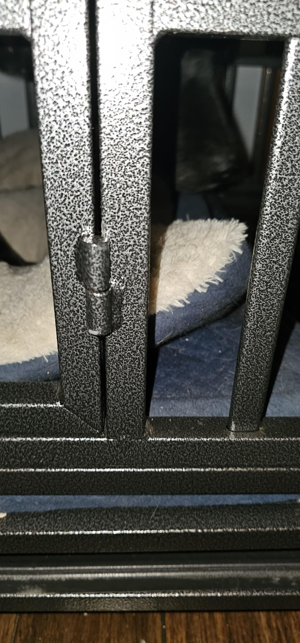 Oranland 48 Inch Heavy Duty Dog Crate, Upgraded Reinforced Baseplate | Indestructible Dog Kennel, Dog Cage for Large Dogs, Max Load Capacity 300lbs, Large Space, Removable Tray, Pre-assembled Design customer photo 1