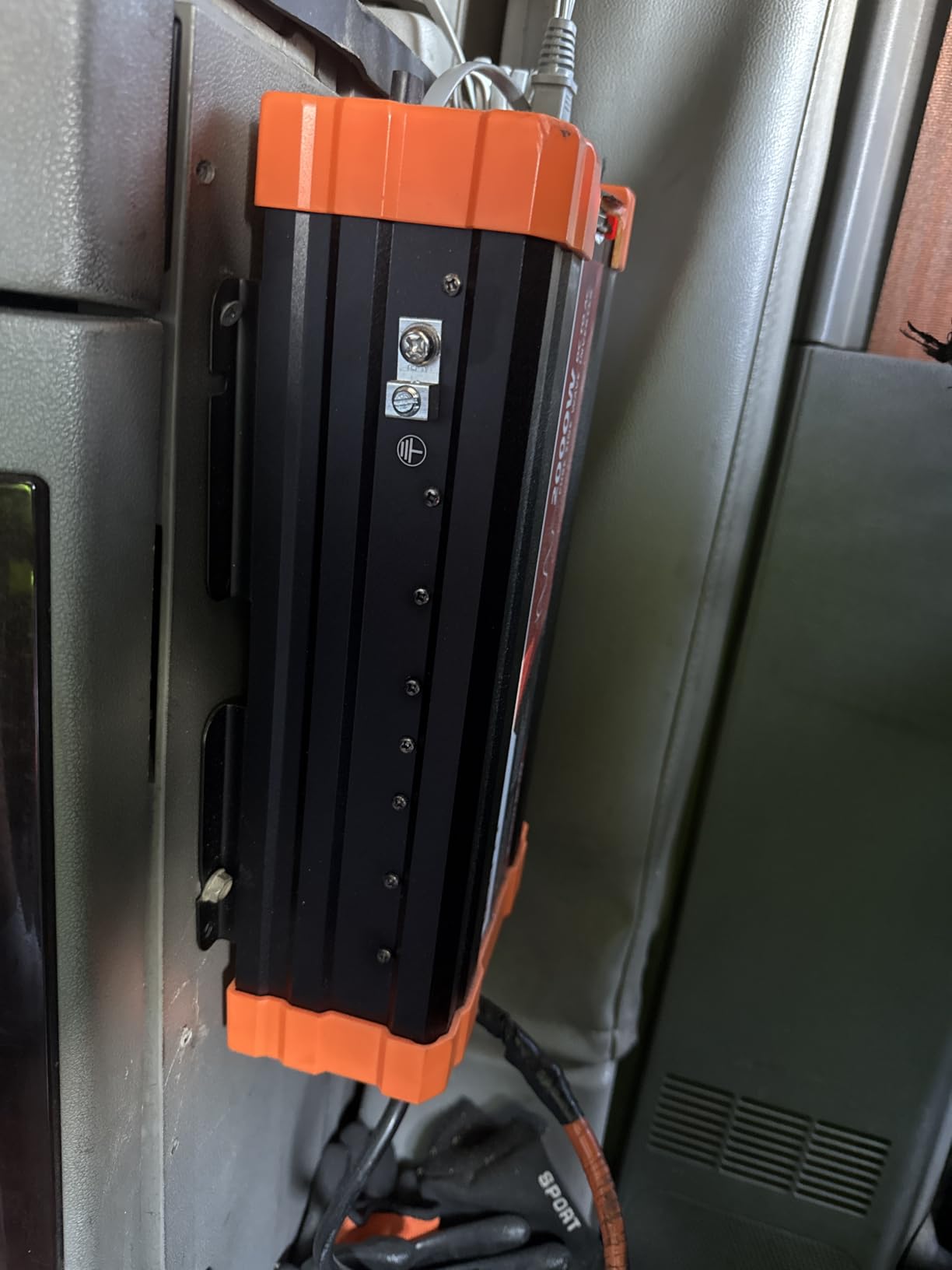 BELTTT 2000W Pure Sine Wave Inverter 12V DC to 120V AC, 4000W Surge | LCD Display, Dual AC and 20A Outlets, 23ft Remote, Hardwire Port, USB, Power Inverter for Solar, RV Truck, 93% Max Efficiency customer photo 1