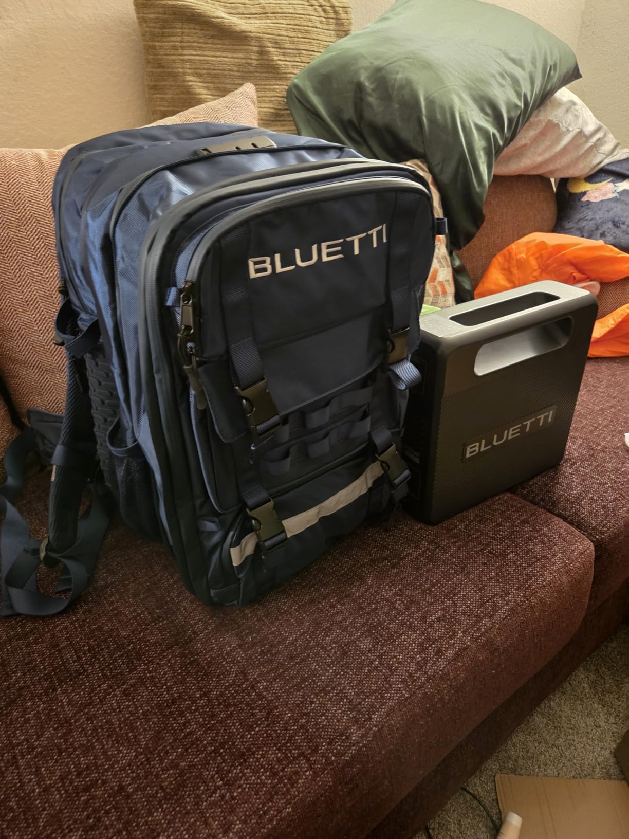 BLUETTI Handsfree 1 Portable Power Station, 268.8Wh 300W LiFePO4 Backpack Solar Generator with a 42L Drone Backpack, All in One Solar Power System for Hiking, Photography, Travel(Solar Panel Optional) customer photo 1
