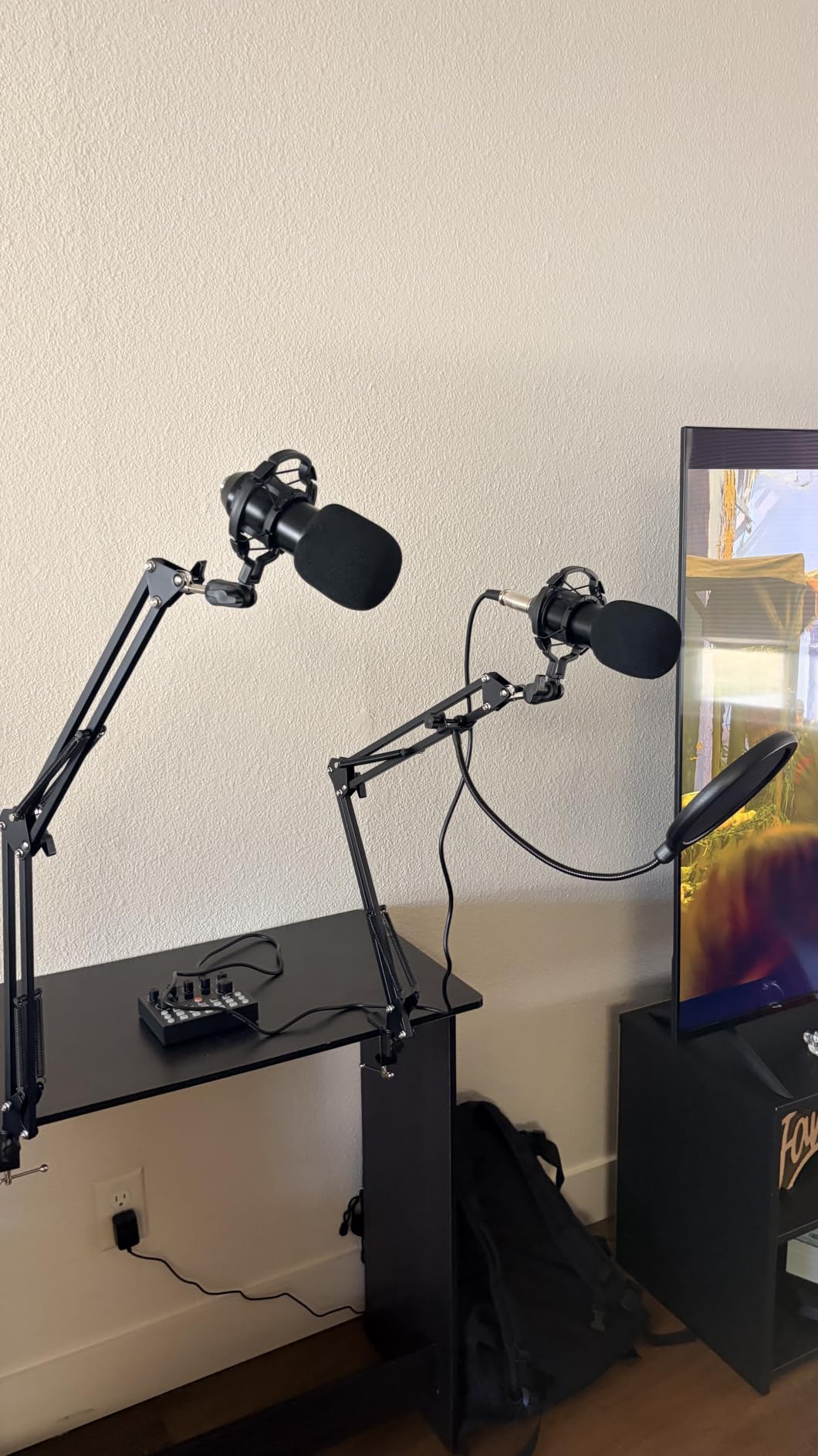 Brvomussy Podcast Equipment Bundle for 2, Audio Interface with Voice Changer Condenser Microphones for Gamer, All-in-One Audio Mixer Perfect for Live Streaming, Singing, YouTube, Gaming customer photo 2