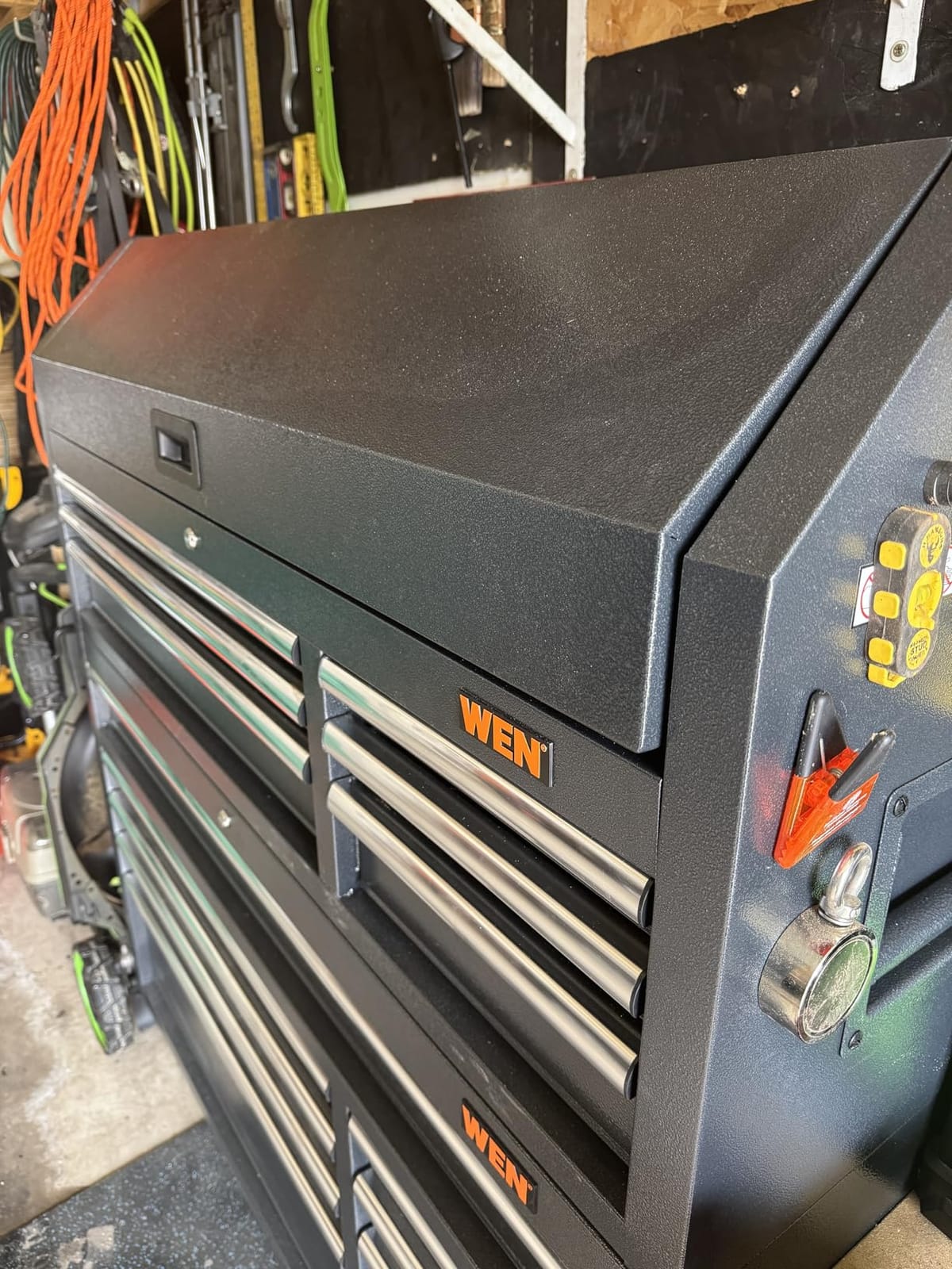 WEN 52-Inch Premium Tool Chest with Heavy Duty 21-Gauge Powder-Coated Steel Construction and Onboard Charging Station (GG531T) customer photo 1