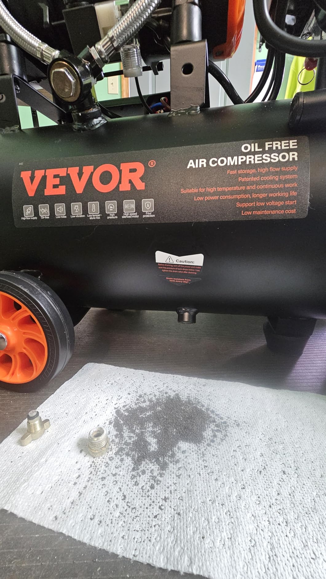 VEVOR Air Compressor, 1 Gallon Steel Tank, 1HP 1.5CFM @ 90PSI Oil Free Air Compressor & Max. 120PSI Pressure, 78dB Ultra Quiet Portable Compressor for Auto Repair, Tire Inflation, Spray Painting, 120V customer photo 1