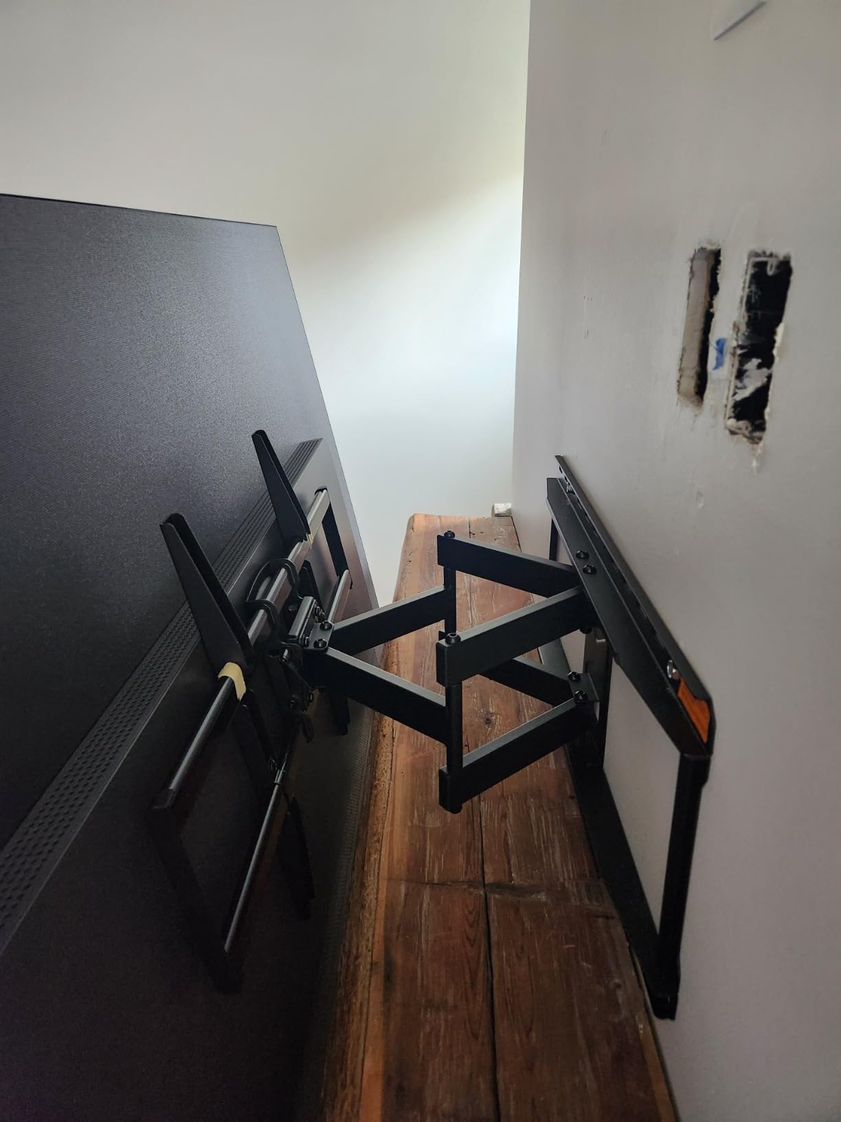 USX MOUNT Heavy Duty Full Motion TV Wall Mount for 60-120 Inch TVs, Holds 220lbs, 28