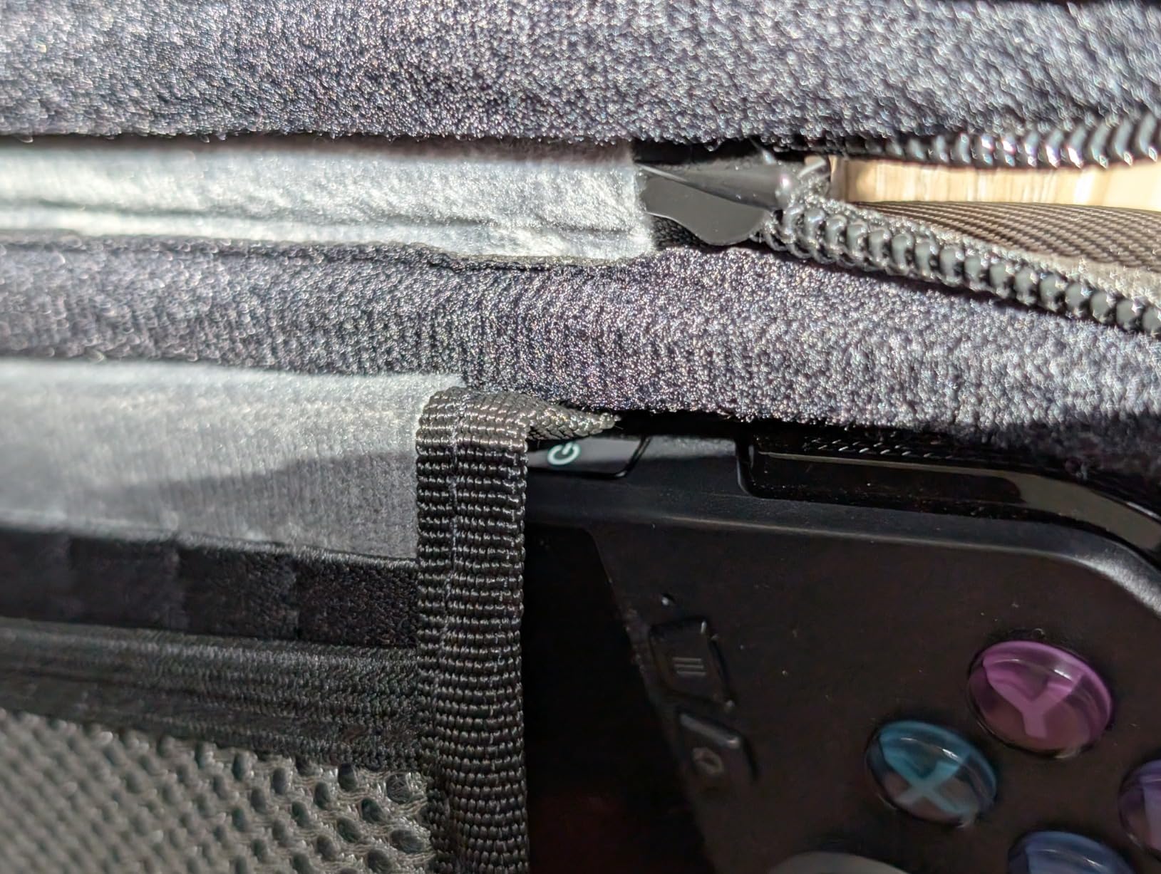 Skull & Co. EDC Case: Slim Hard Shell Travel Carrying Case for ROG Ally (2023 Model) and ROG Ally X (2024 Model)-Black customer photo 2