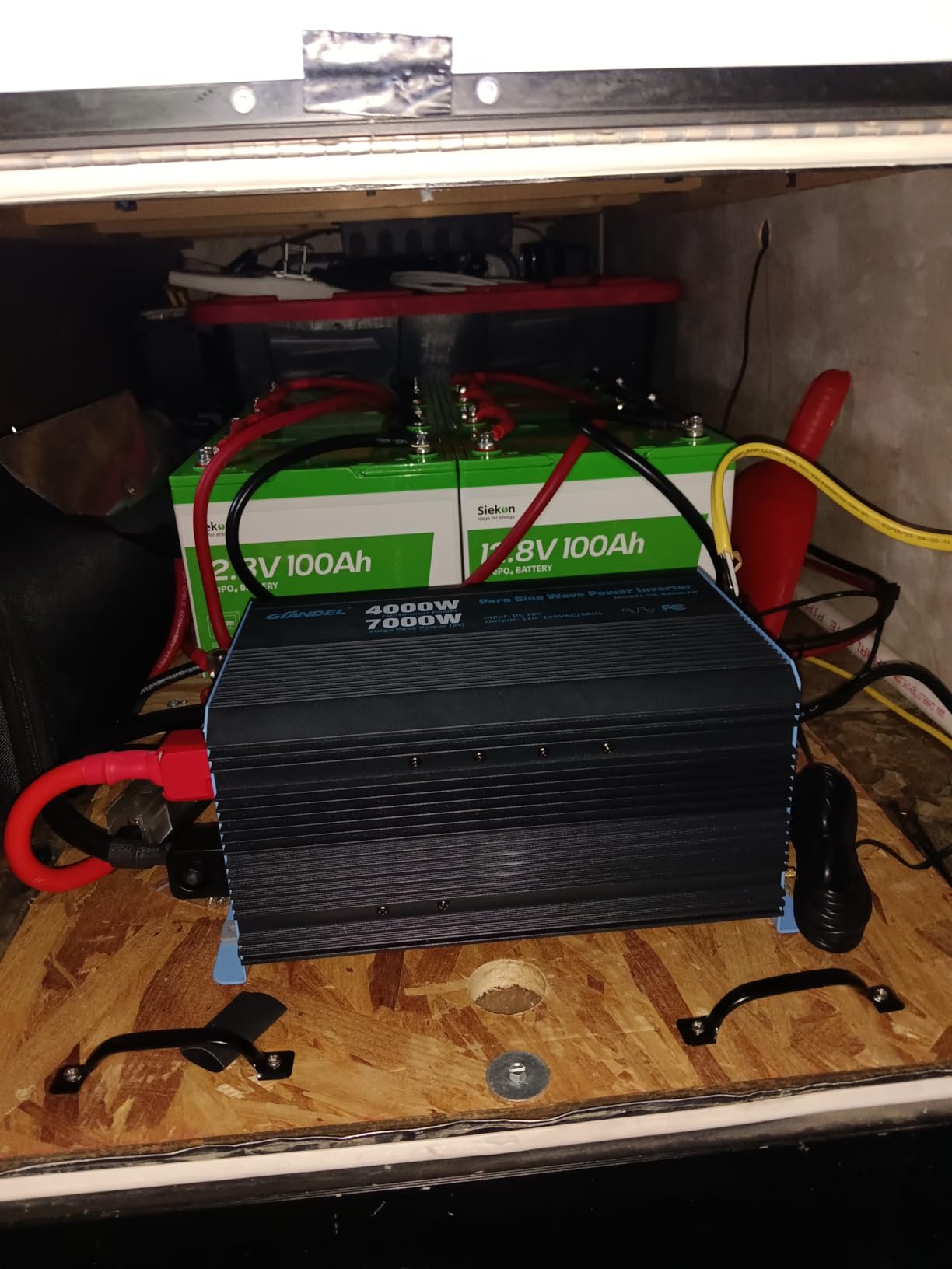 GIANDEL 4000W Pure Sine Wave Power Inverter 12V to 120V AC, 7000W Max, Compatible with LiFePO4 Batteries, Dual Remote Control, GFCI Outlets, RV Campers Off-Grid Solar Systems customer photo 2