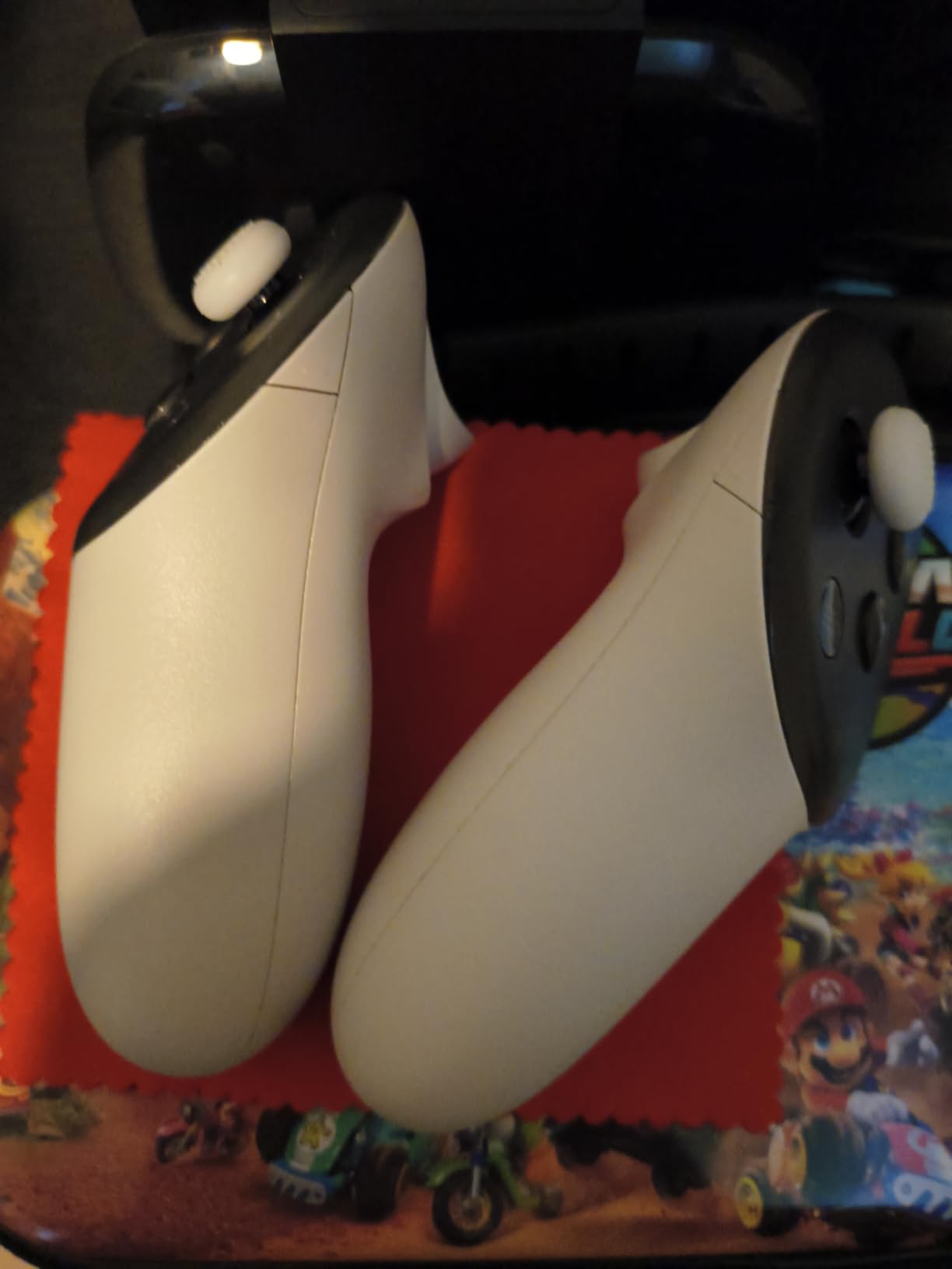 Replacement Handle Cover for Meta Quest 3S / Quest 3 Controllers - Controller Grips Battery Cover with 4 Thumb Grip Caps - VR Accessories - Durable & Easy Installation customer photo 1