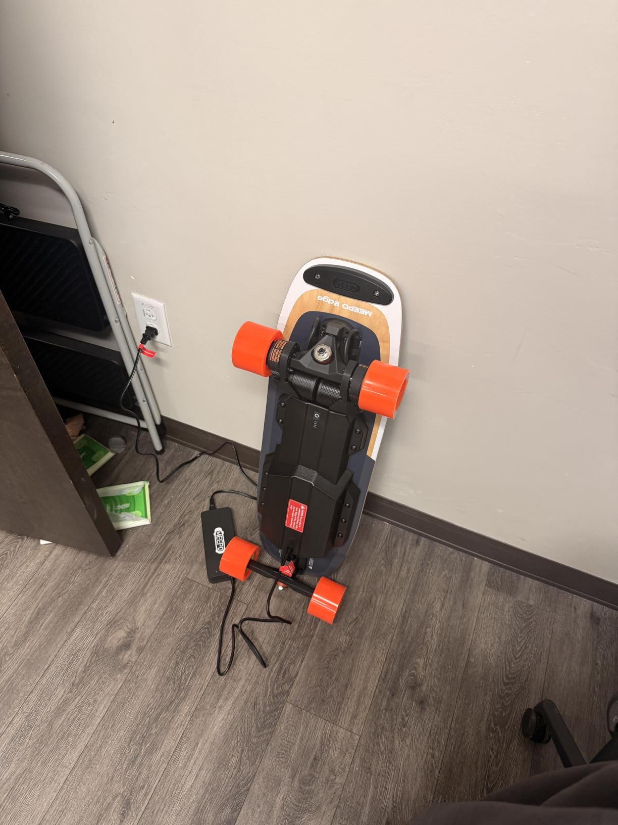 MEEPO Mini Series Electric Skateboard with Remote, Up to 26-32 MPH Top Speed, 11-24 Miles Range, 330 Pounds Max Load, 30-34 Inches Maple Cruiser for Adults and Teens, Mini5 MINI3 Max Edge Flow customer photo 2