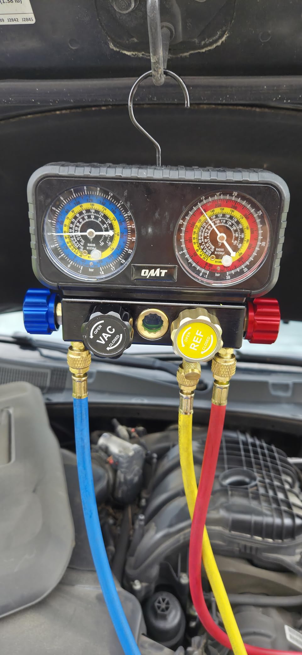 OMT 4-Way AC Manifold Gauge Set for R1234yf R134a R404a with 5ft Hoses | Includes Quick Couplers Self Sealing Can Taps for Car Freon Charging & Evacuation; Aluminum Body; Ideal for Freon Recharge customer photo 1