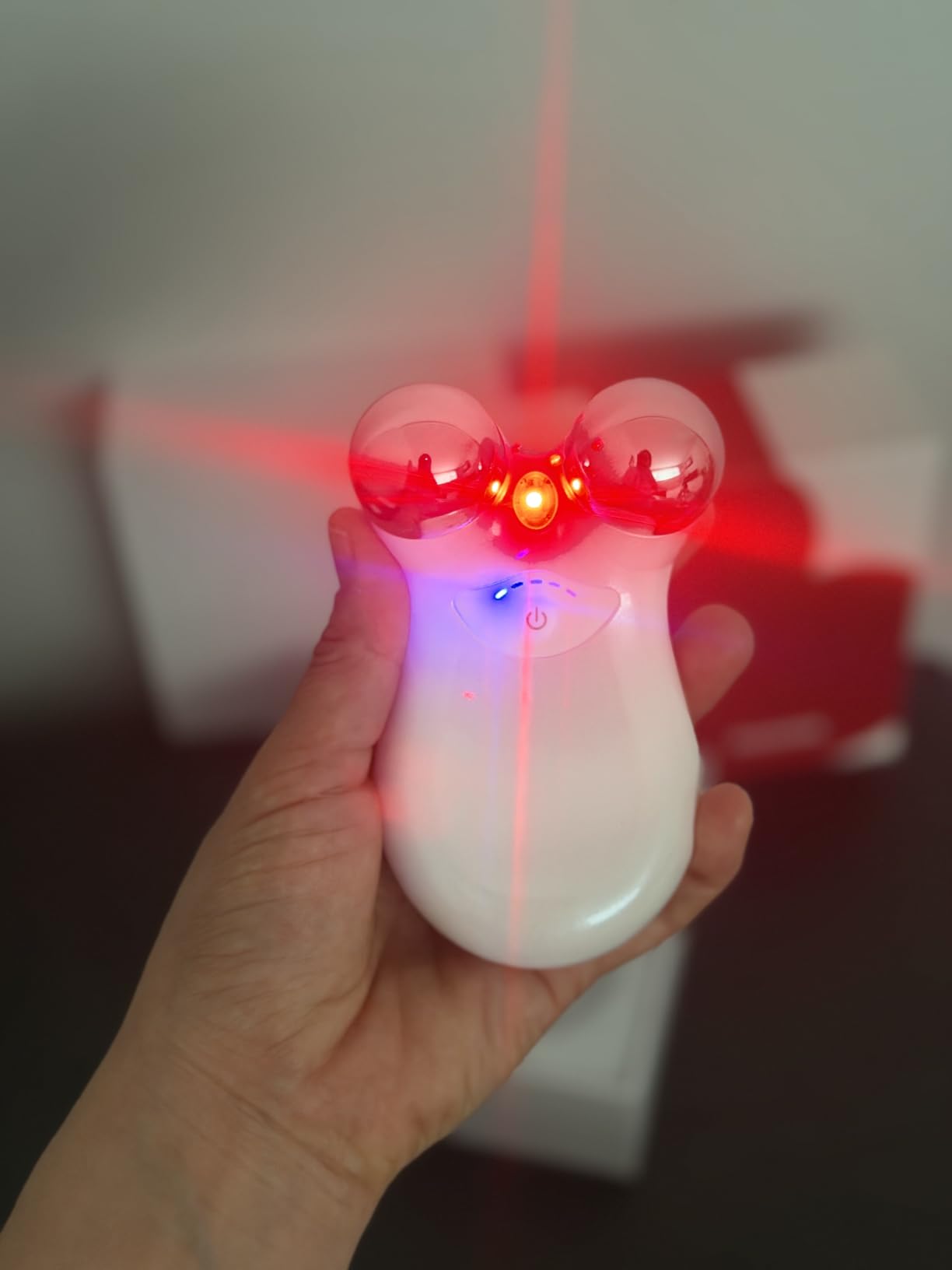 Microcurrent Facial Device, Latest Red Light Technology, Enhances The Ability to Lift The Face and Tighten The Skin, Facial Wrinkle Equipment, Smart Photon Micro-Current Device, Model:EP-300 customer photo 2