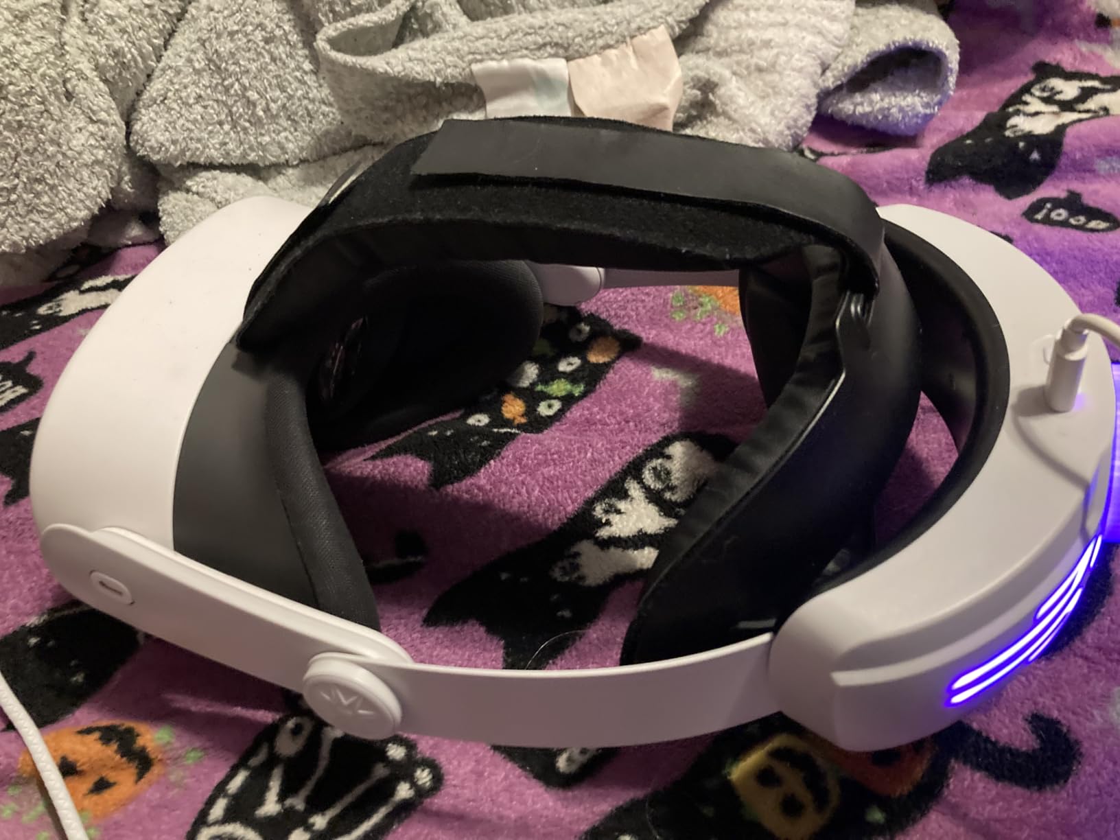 BROKELIT RGB Head Strap with Battery for Meta Quest 3S/Quest 3, 12000mAh Battery Pack for Extended 8H of Playtime, Fast Charging VR Power customer photo 2