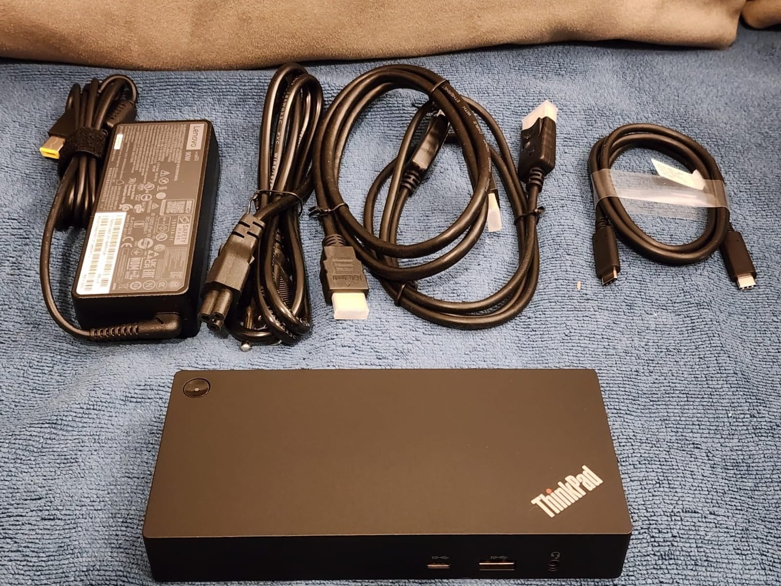 40AY0090US Lenovo Thinkpad Docking Station Dual Monitor - Supports 4K Display, Thinkpad Dock with 90W Adapter, HDMI, DisplayPort, USB C Cables & Cloth customer photo 1