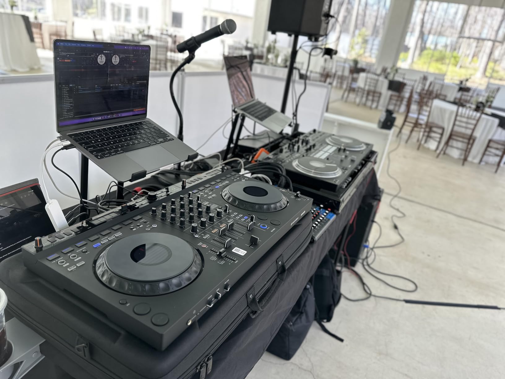 AlphaTheta DDJ-GRV6 4-Channel DJ Controller - Groove Circuit Live Remixing, Club-Standard Layout customer photo 2