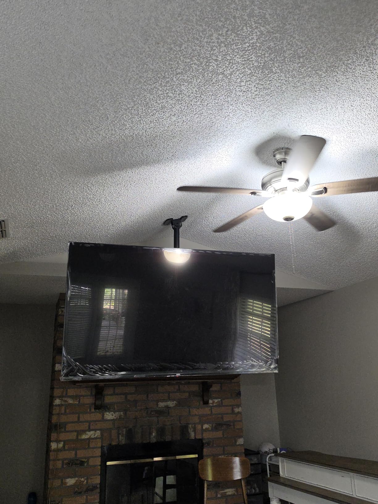 VIVO Black TV Ceiling Mount for 43 to 86 inch Screens, MOUNT-VC86-3 | Full Swivel, Telescoping Height Adjustment, 3ft Extension Pole, Fits Pitched/Vaulted Roof, Max VESA 600x400mm, Holds 132 lbs customer photo 2