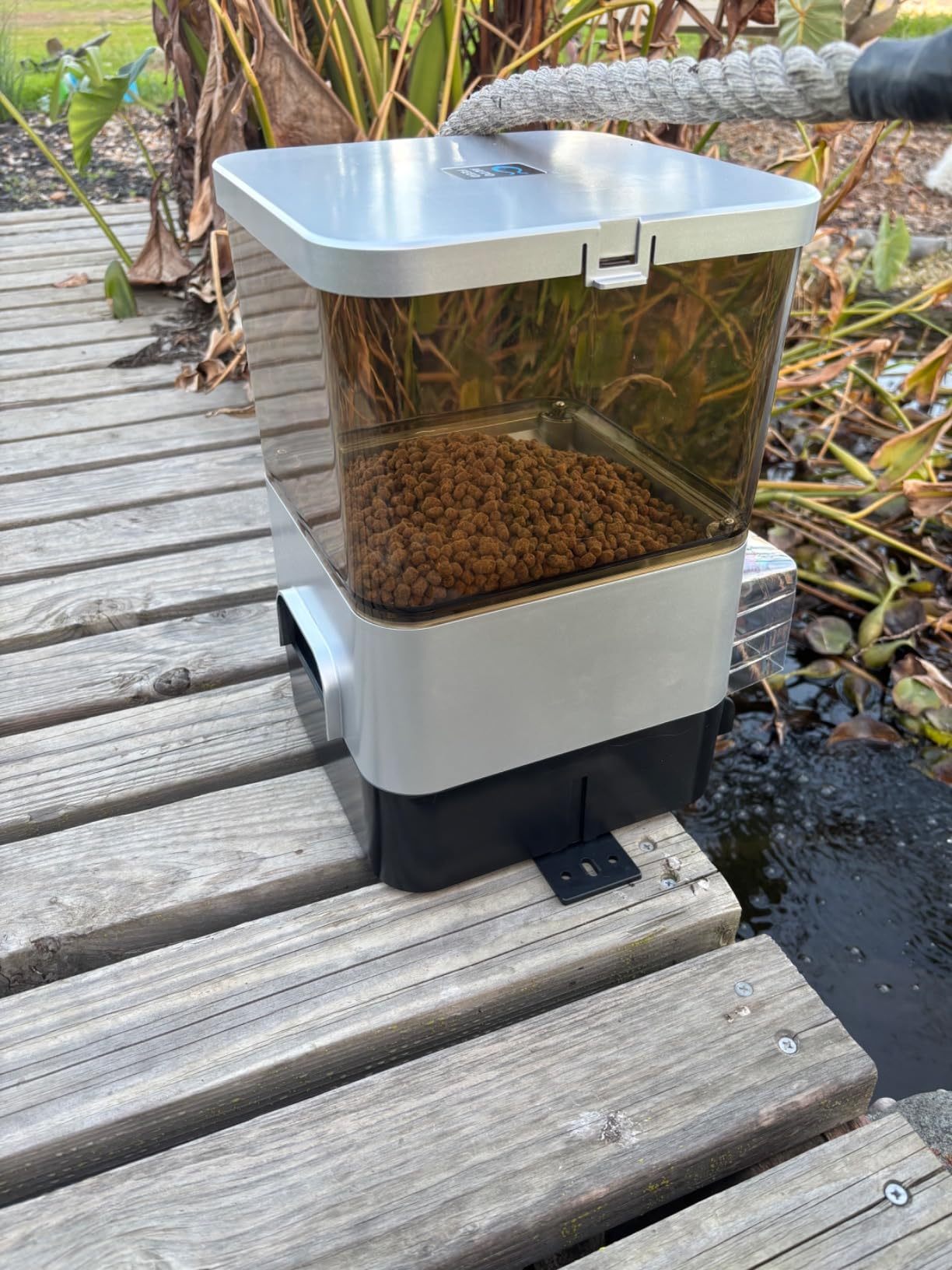Pawfly Automatic Fish Feeder - Large Capacity Vacation Timer, Moisture-Proof Outdoor Koi Fish Feeder, Battery Powered customer photo 2