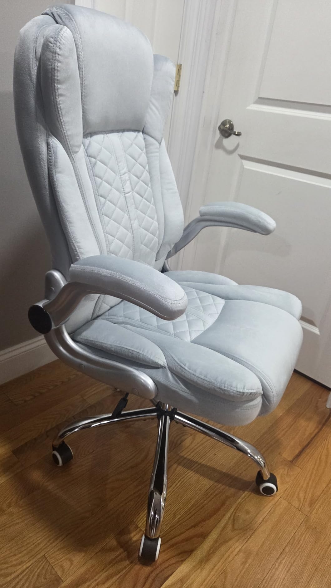 400lbs Executive Office Chair with Flip-Up Armrests, Big and Tall Computer Chair for Heavy People, Heavy Duty Ergonomic Comfy Chair, Breathable PU Leather (Black) customer photo 2