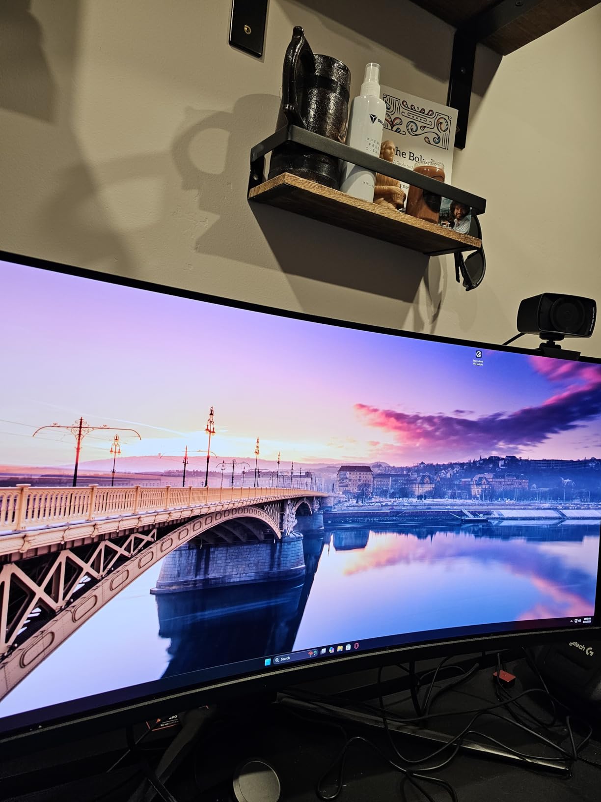 MSI MPG 491CQPX QD-OLED 49-inch QD-OLED 5120 x 1440 (DQHD) Computer Monitor, 240Hz, G-SYNC Compatible, 0.03ms customer photo 1