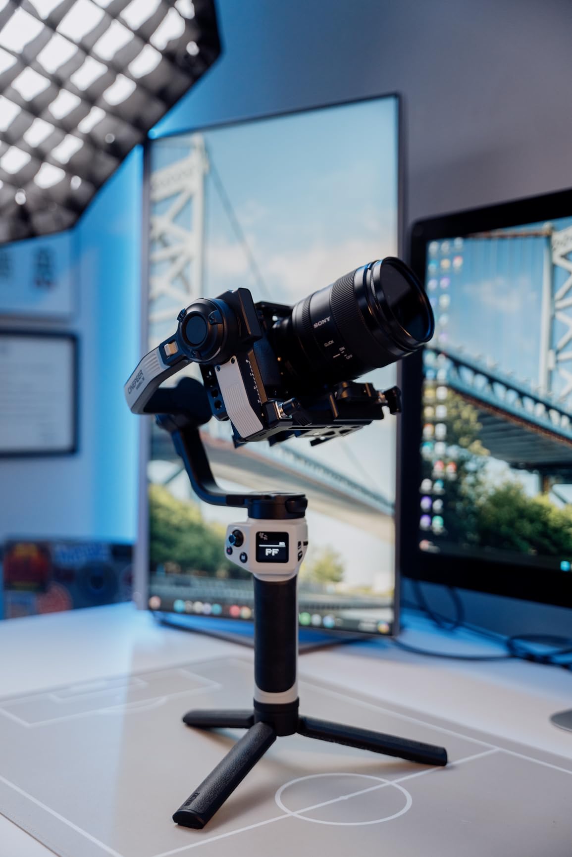 ZHIYUN CINEPEER Crane 4E 3-Axis Camera Gimbal Stabilizer for Canon Sony | Extendable Sling Grip Native Vertical Shooting Handheld Camera Gimbal for Canon/Sony/Panasonic/Nikon customer photo 2