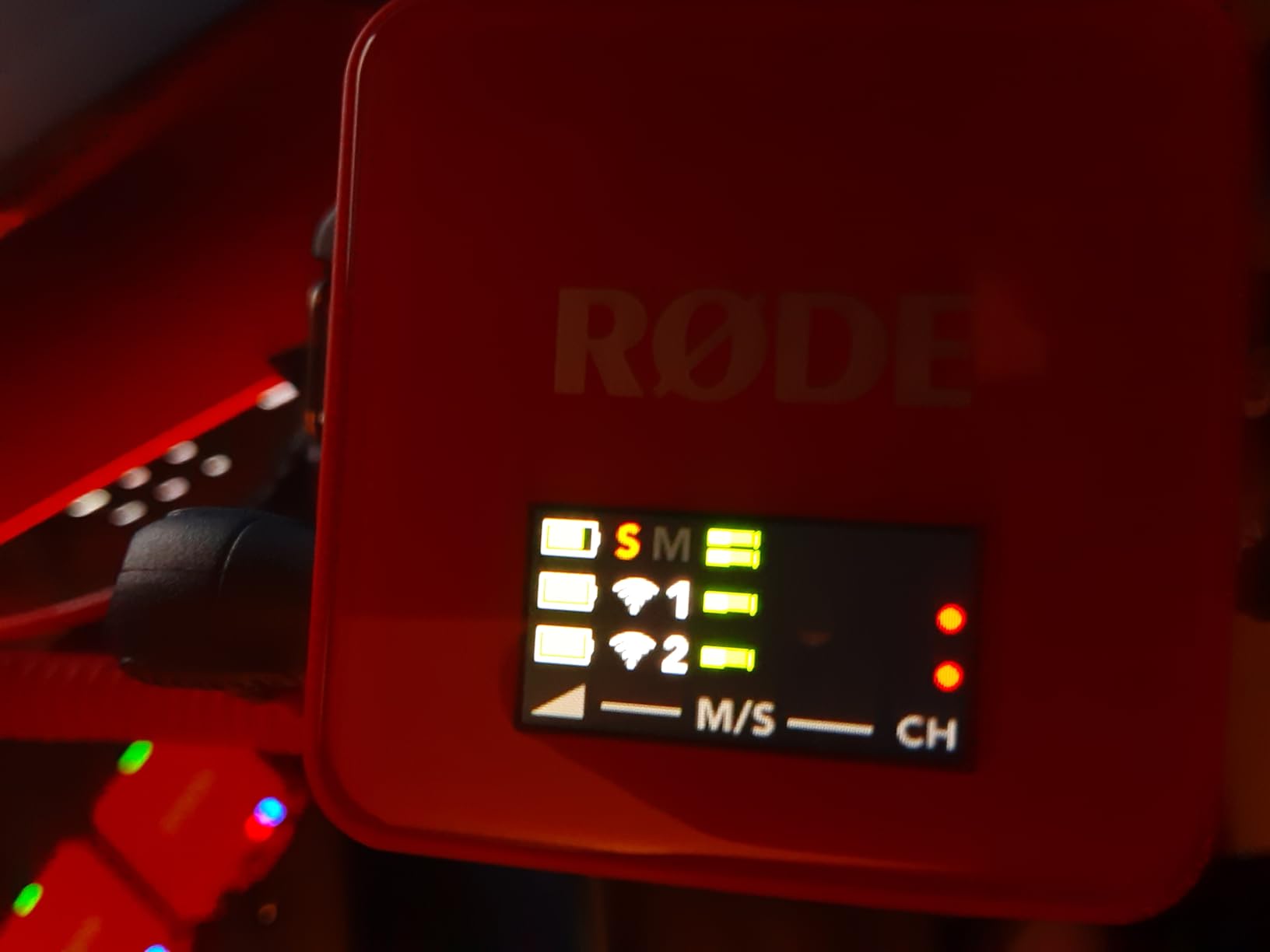 RØDE Wireless GO III (Gen 3) - Compact Wireless Mic - Pristine Audio, 32-bit Float Recording, Automatic Level Control, for Phones, Cameras and Computers (Black) customer photo 1
