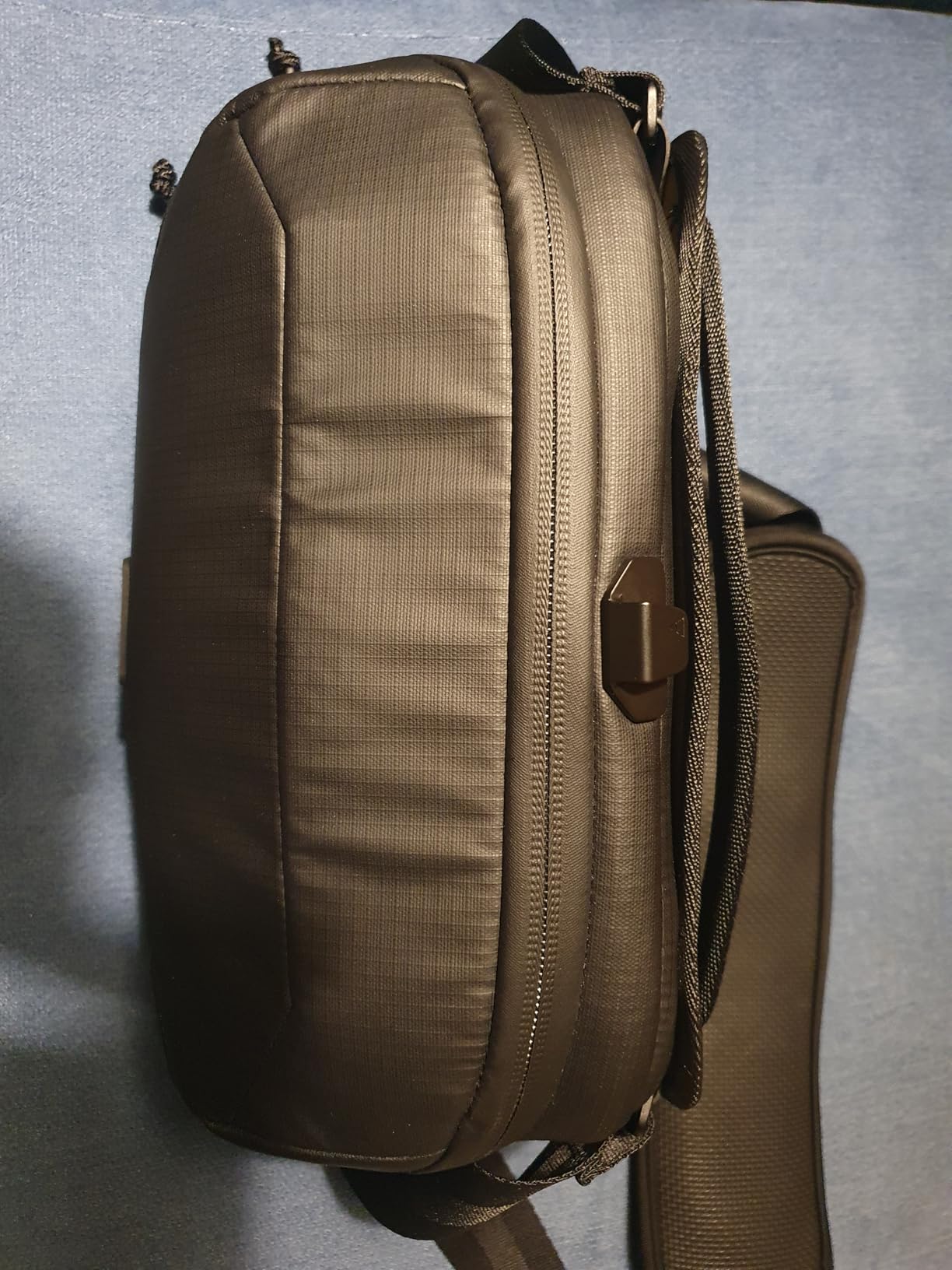 NOMATIC McKinnon Camera Messenger 13L - Camera Bag For Men And Women | Shoulder/Sling/Crossbody Bag, Fits 14