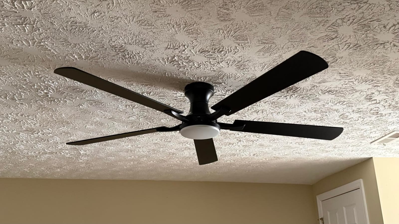 ZMISHIBO 52 Inch Ceiling Fans with Lights, Remote&App Control, Flush Mount | Low Profile, Dimmable 20W LED Light, Quiet Reversible Motor, Strong Airflow, Easy Install for Bedroom/Living Room/Apt, Black customer photo 2
