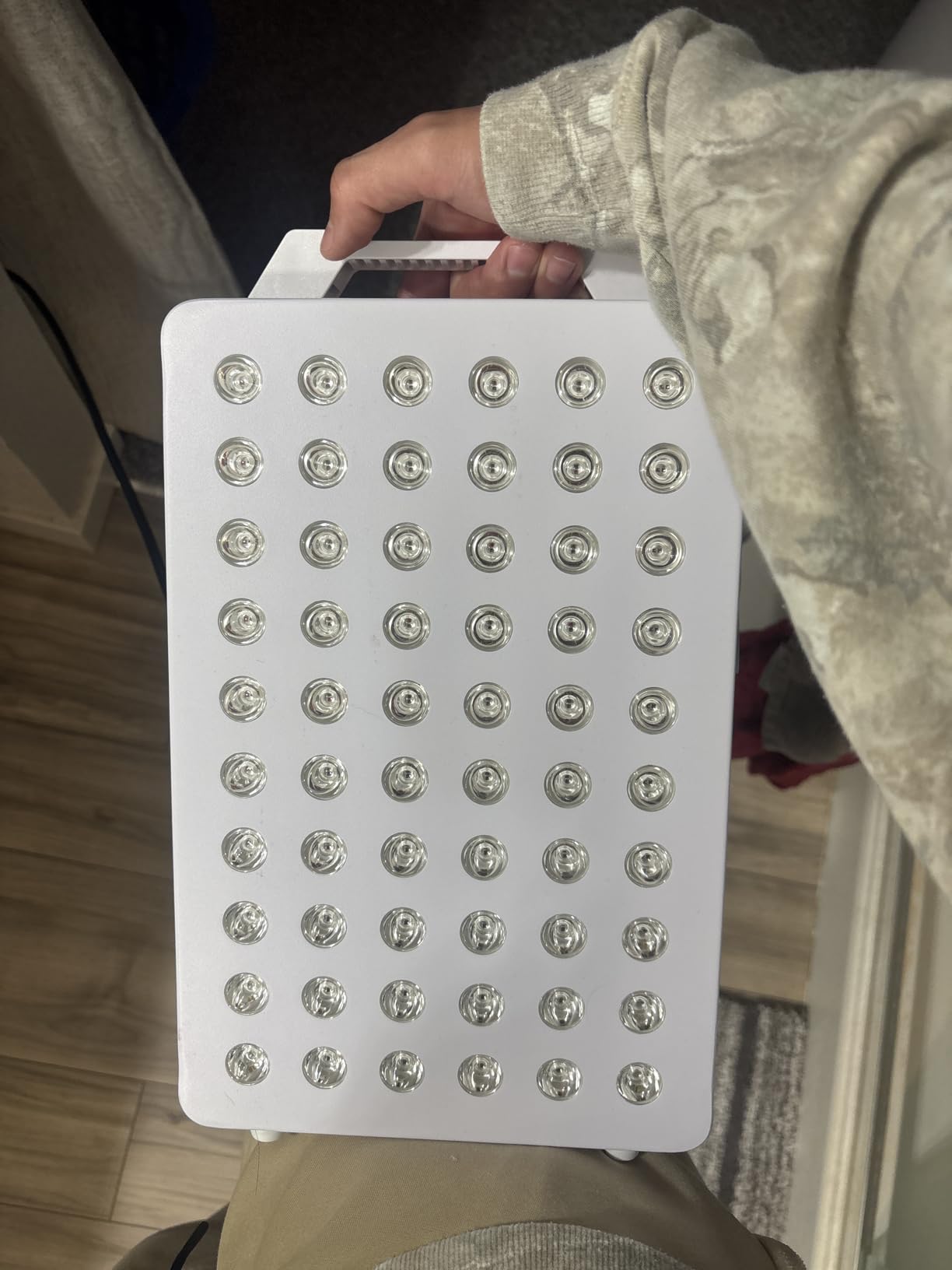 BONTANNY Red Light Therapy, 630/660/810/830/850nm 5 Wavelengths Red Near Infrared Light Device with 60 Dual Chip Clinical Grade LEDs, Remote Control, Timer for Face, Body, Pain Relief, BO-300 customer photo 1