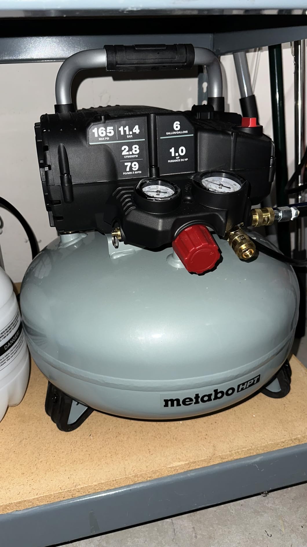 Metabo HPT Pancake Air Compressor, 6-Gallon 165PSI, Portable Air Compressor with 1.0 HP Oil-Free High Efficiency Motor, Lightweight, Quick Couplers for Fast Tool Changes, EC711S customer photo 1