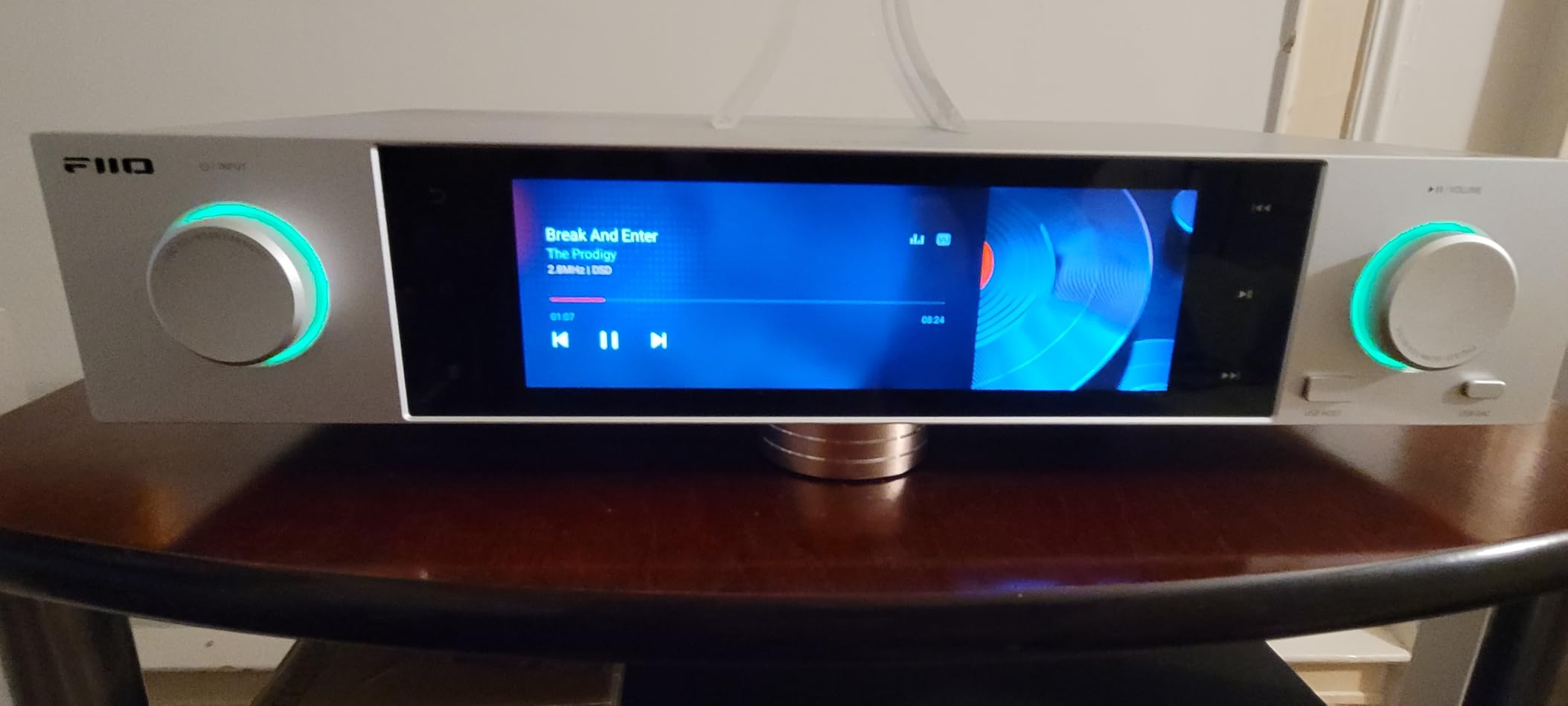 FiiO S15 HiFi Audio Streamer & Desktop DAC, AK4191+AK4499EX, Snapdragon 660, HDMI ARC, 7.84-Inch Touchscreen Music Player (Black) customer photo 1