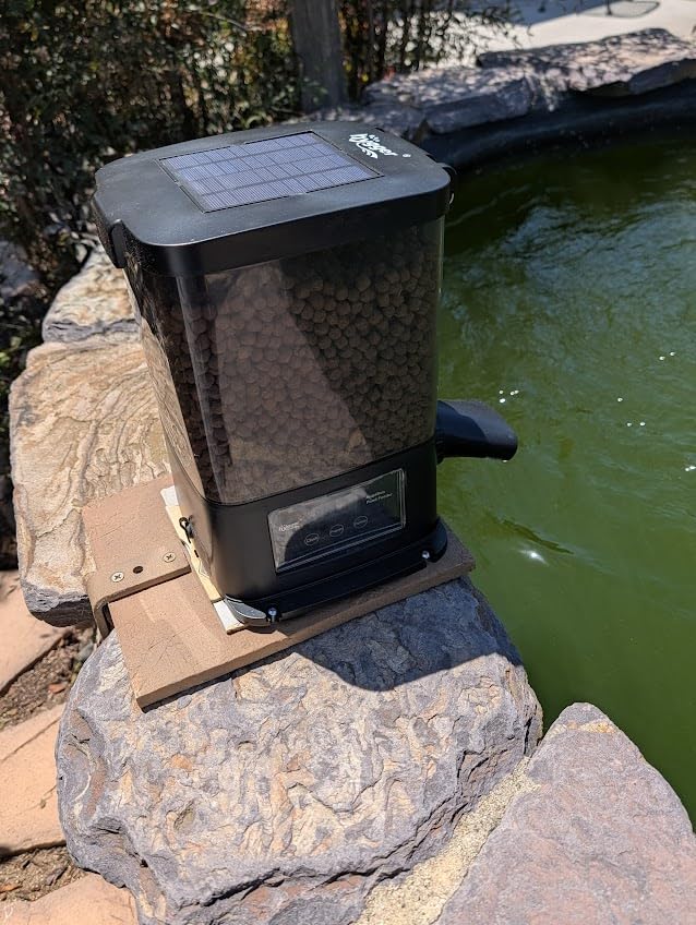 hygger 5L Solar Rechargeable Fish Feeder, Waterproof Pond Fish Food Dispenser for Outdoor Koi, Auto Timer Aquarium Feeder with LCD Display Adjustable Feeding Time Quantity Portion customer photo 1
