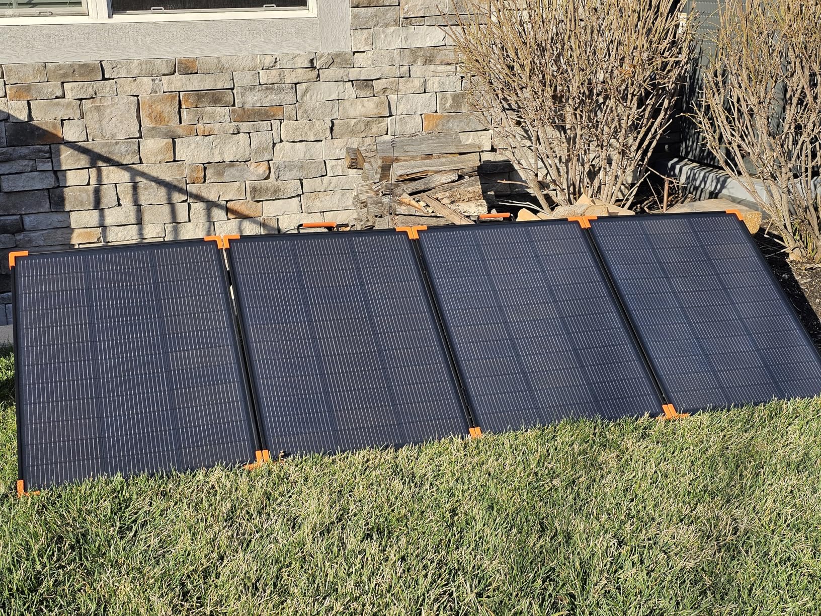 ZOUPW 350W Portable Solar Panel N-Type 16BB for Power Station | 25% High Efficiency Foldable Solar Panel for Jackery/EcoFlow Delta/Anker/Bluetti, IP68 Waterproof for Camping RV Power Backup customer photo 1