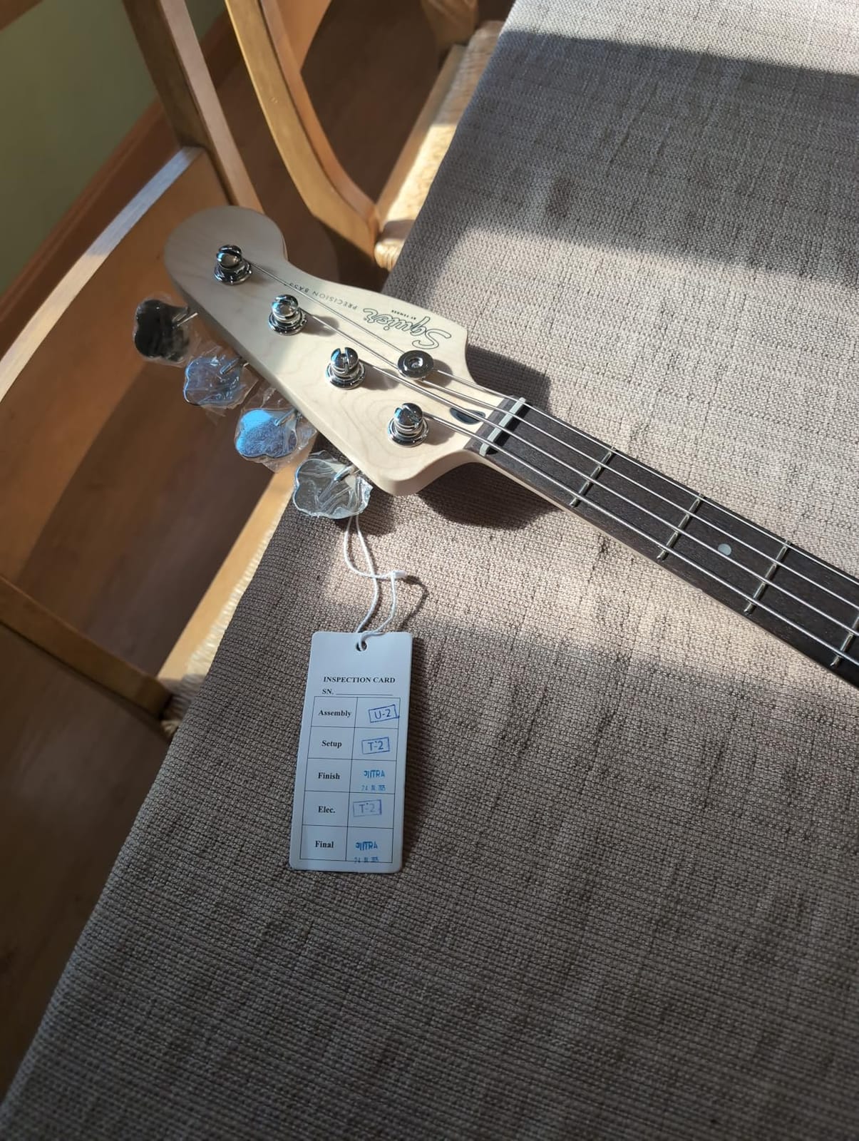 Fender Squier Debut Series Beginner Precision Bass Guitar Kit w/Amp, Black customer photo 1