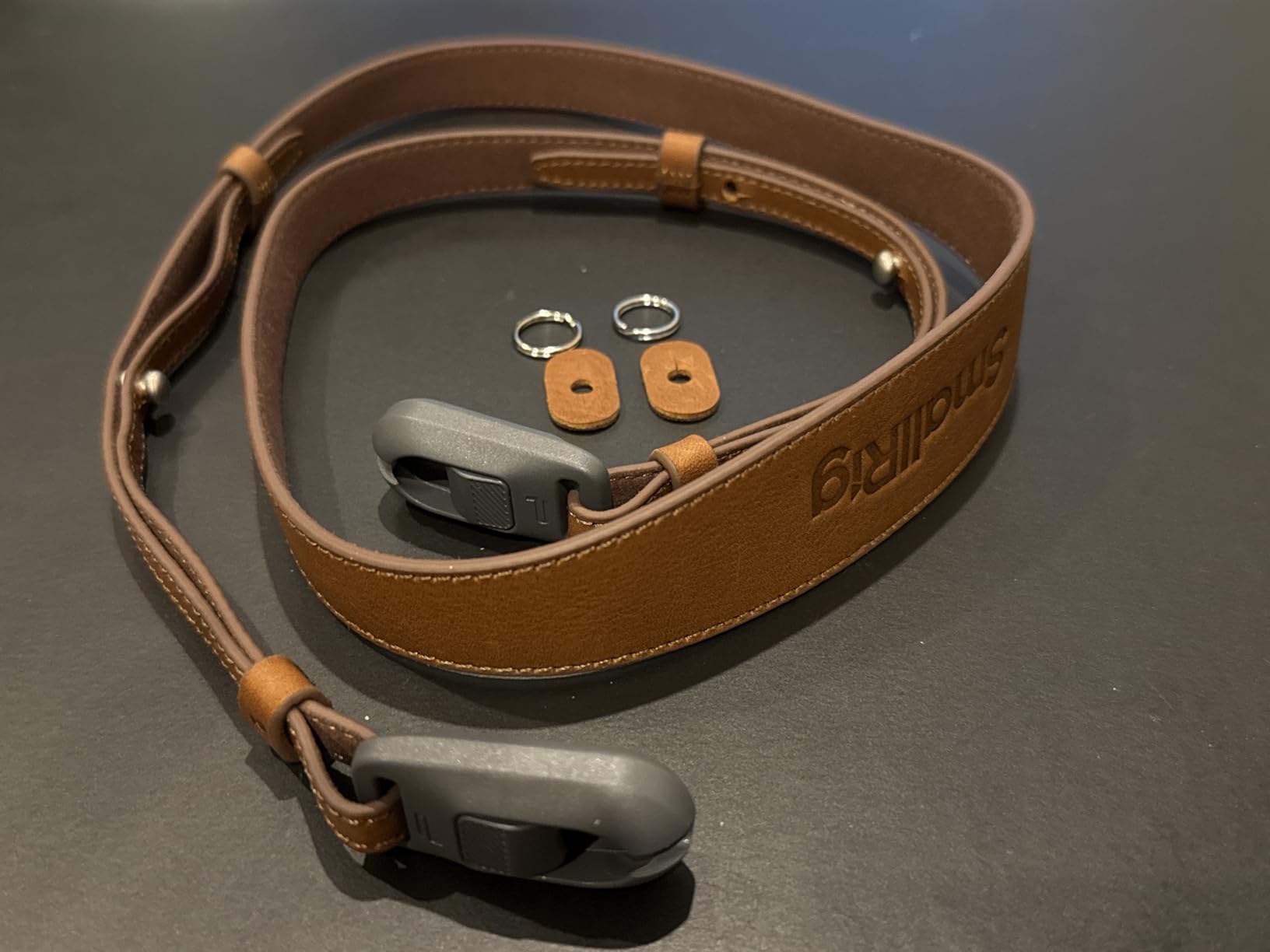 SMALLRIG Universal Leather Camera Neck Shoulder Strap for DSLR, Adjustable 100 to 110cm (39 to 43in), Max Load 10kg (22lb) customer photo 2