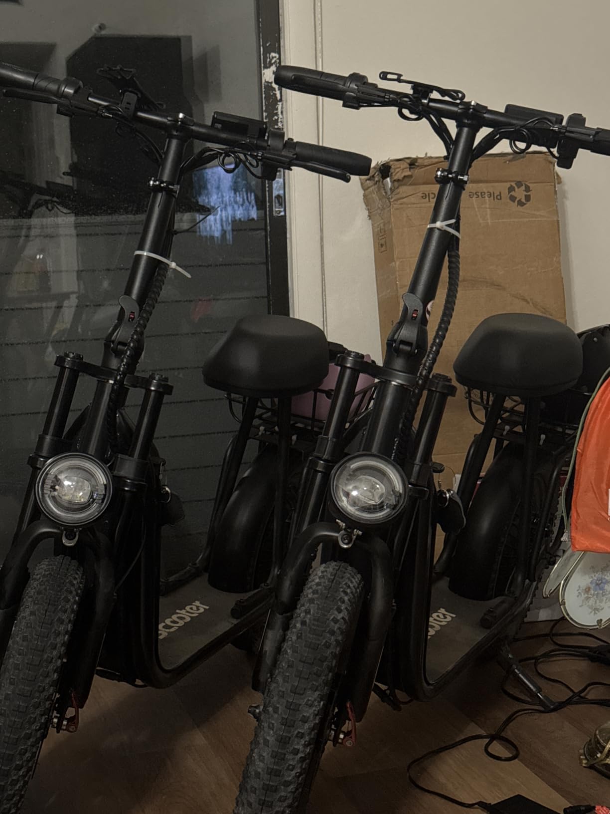 iScooter F7 Electric Scooter Adults, 1000W Powerful Motor, 28 MPH Top Speed & 45 Miles Range, 16'' Fat Tire Scooter for Adults, Detachable Seat & Adjustable Handlebar & APP Electric Scooter with Seat customer photo 2
