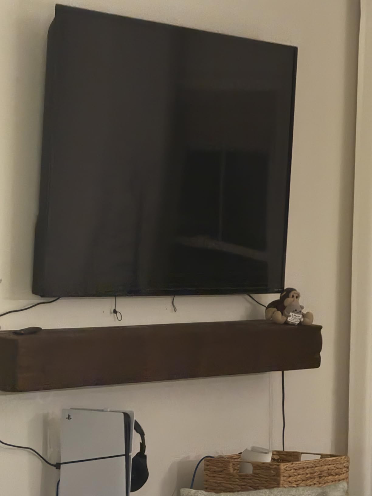 Samsung 65-Inch Class QLED Q7F Series Samsung Vision AI Smart TV (2025 Model, 65Q7F) Quantum HDR, Object Tracking Sound Lite, Q4 AI Gen1 Processor, 4K upscaling, Gaming Hub, Alexa Built-in customer photo 1