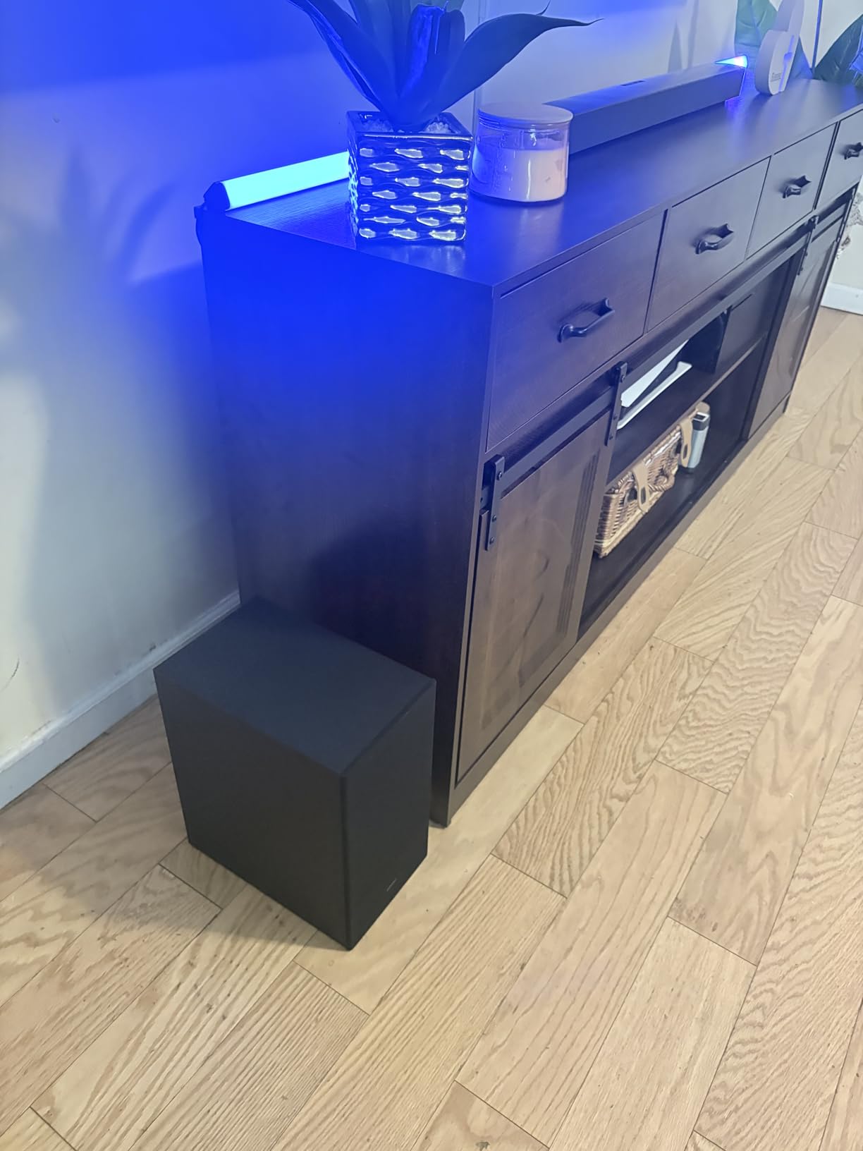 Samsung B-Series Soundbar HW-B550F 2.1 ch DTS Virtual:X Soundbar with Subwoofer (2025 Model) Voice Enhance Mode, Bass Boost, Adaptive Sound customer photo 2