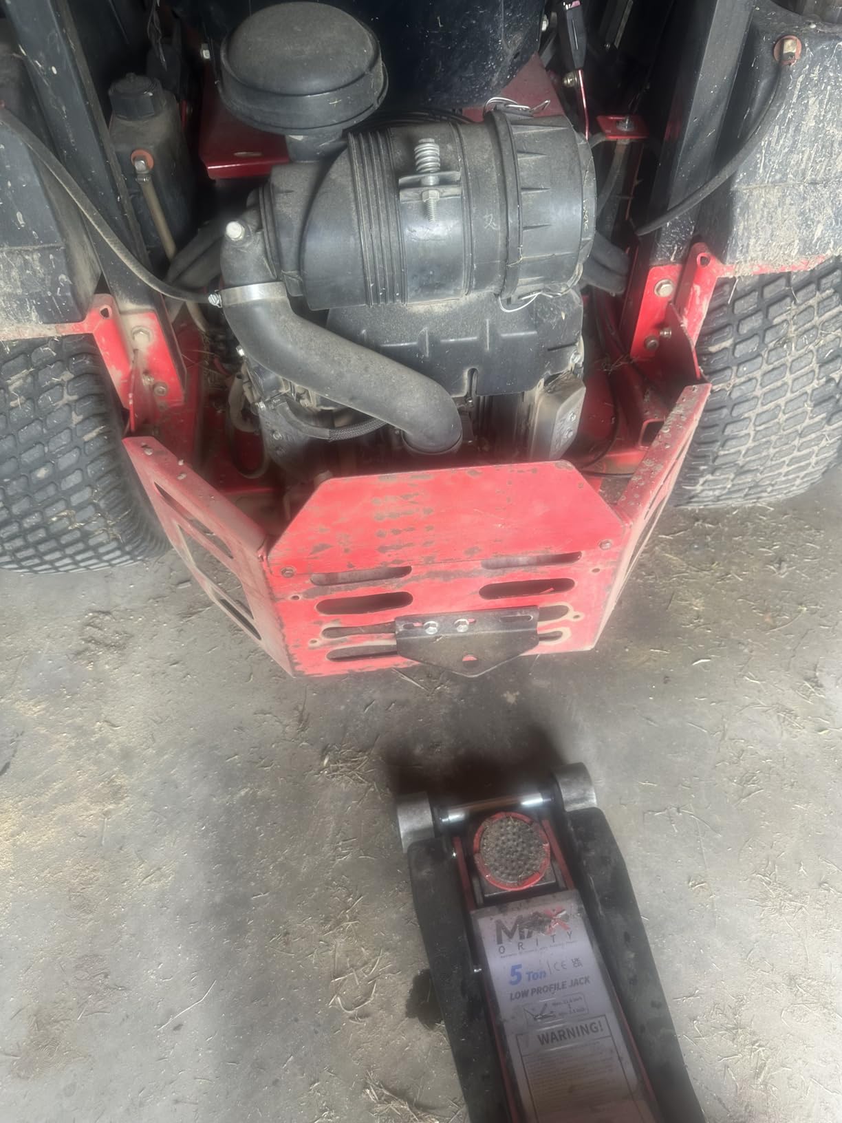 Maxority 5-Ton (11000lbs) Low Profile Hydraulic Super Heavy-Duty Steel Floor Jack with Dual Pistons Quick Lift Pump, Home and Workshop Car Maintenance for Various Vehicles (Red, 5 Ton Low Profile) customer photo 2