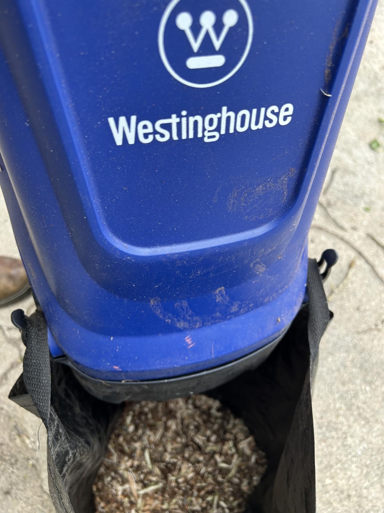 Westinghouse Corded Electric Wood Chipper Shredder 1.7-Inch 15 Amp with 12 Gallon Collection Bag for Easy Cleanup customer photo 2