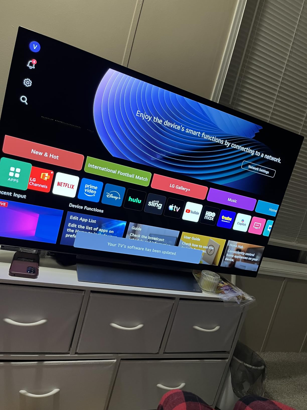 LG 77-Inch Class OLED evo AI 4K C5 Series Smart TV w/Dolby Atmos, Dolby Vision, HDR10, AI Super Upscaling 4K, Filmmaker Mode, Wow Orchestra, Alexa Built-in (OLED77C5PUA, 2025) customer photo 2